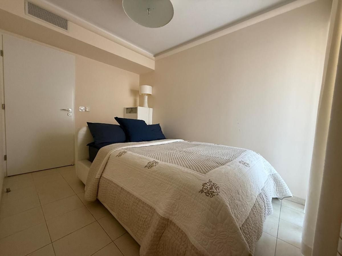 Centre - 2 Chambres, Balcons, Parking Prive Apartment *