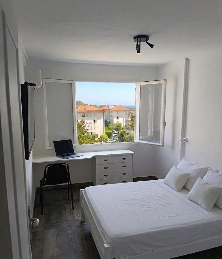 Bellevue Apartment *