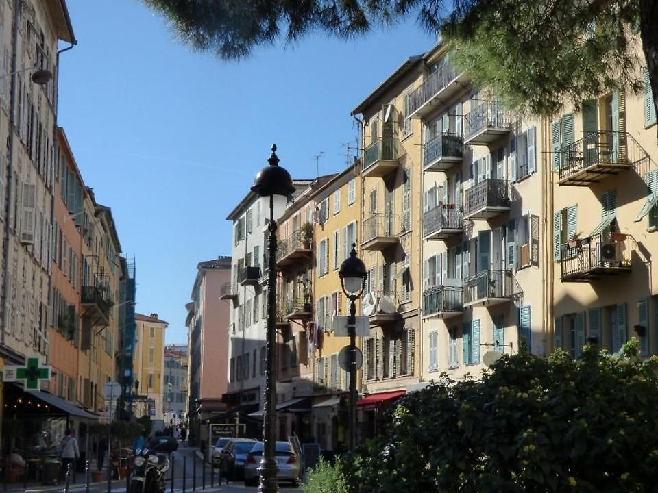 Chic 1-br With Terrace, Ac & Wi-fi Apartment Nice