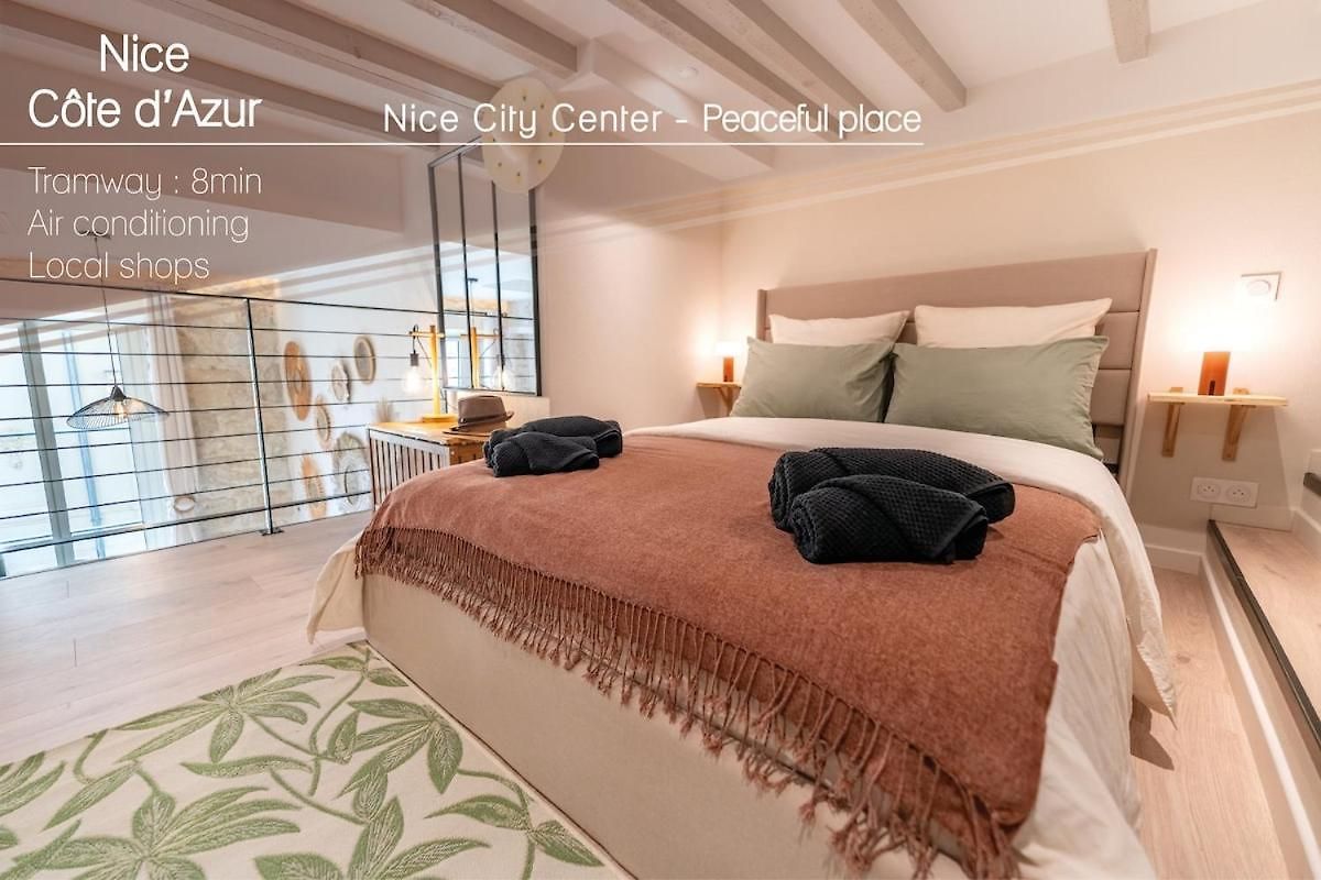 Downtown Duplex, Clim, 15 Min Walk To The Sea