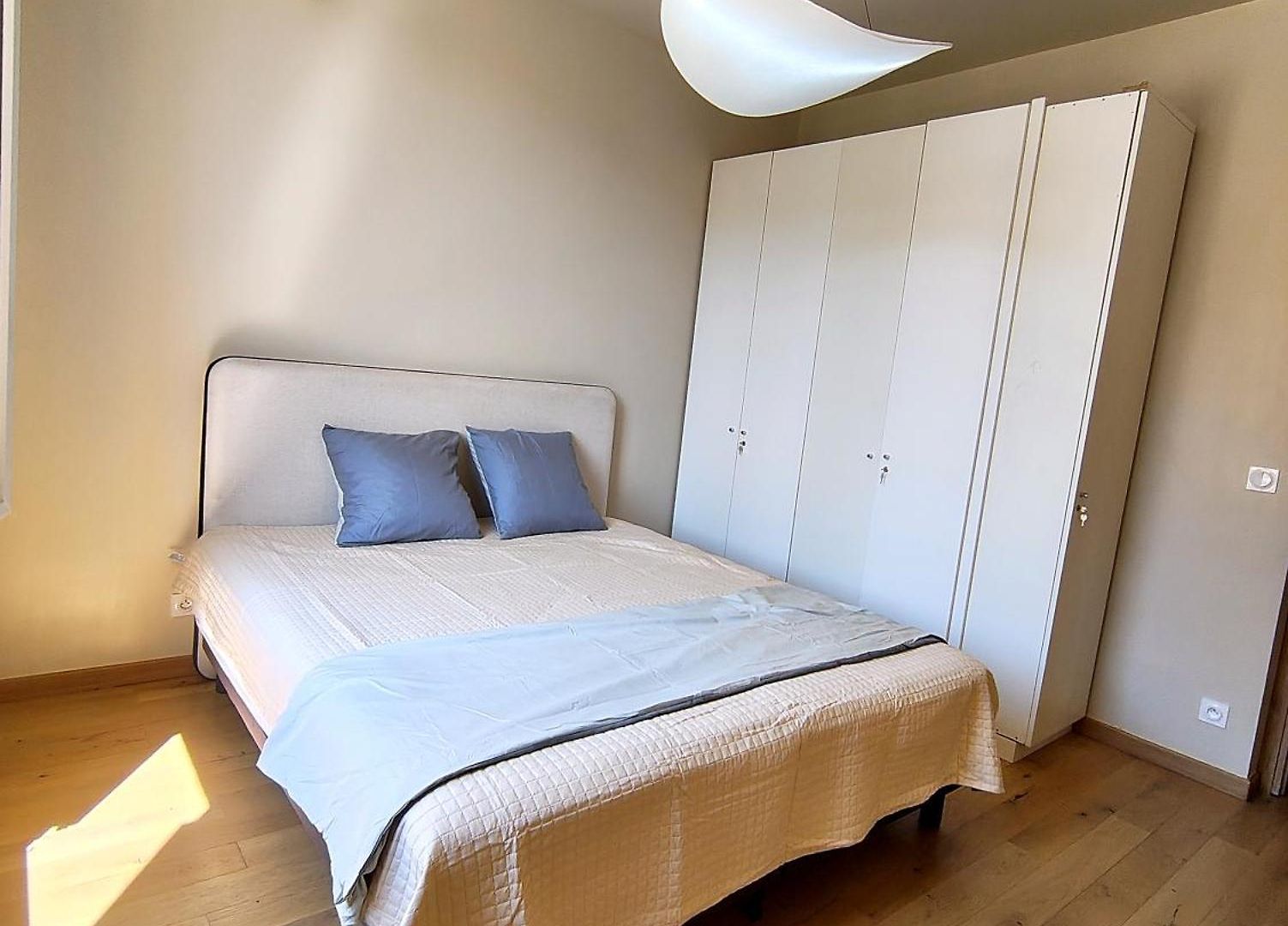 28 Av J-richepin Apartment