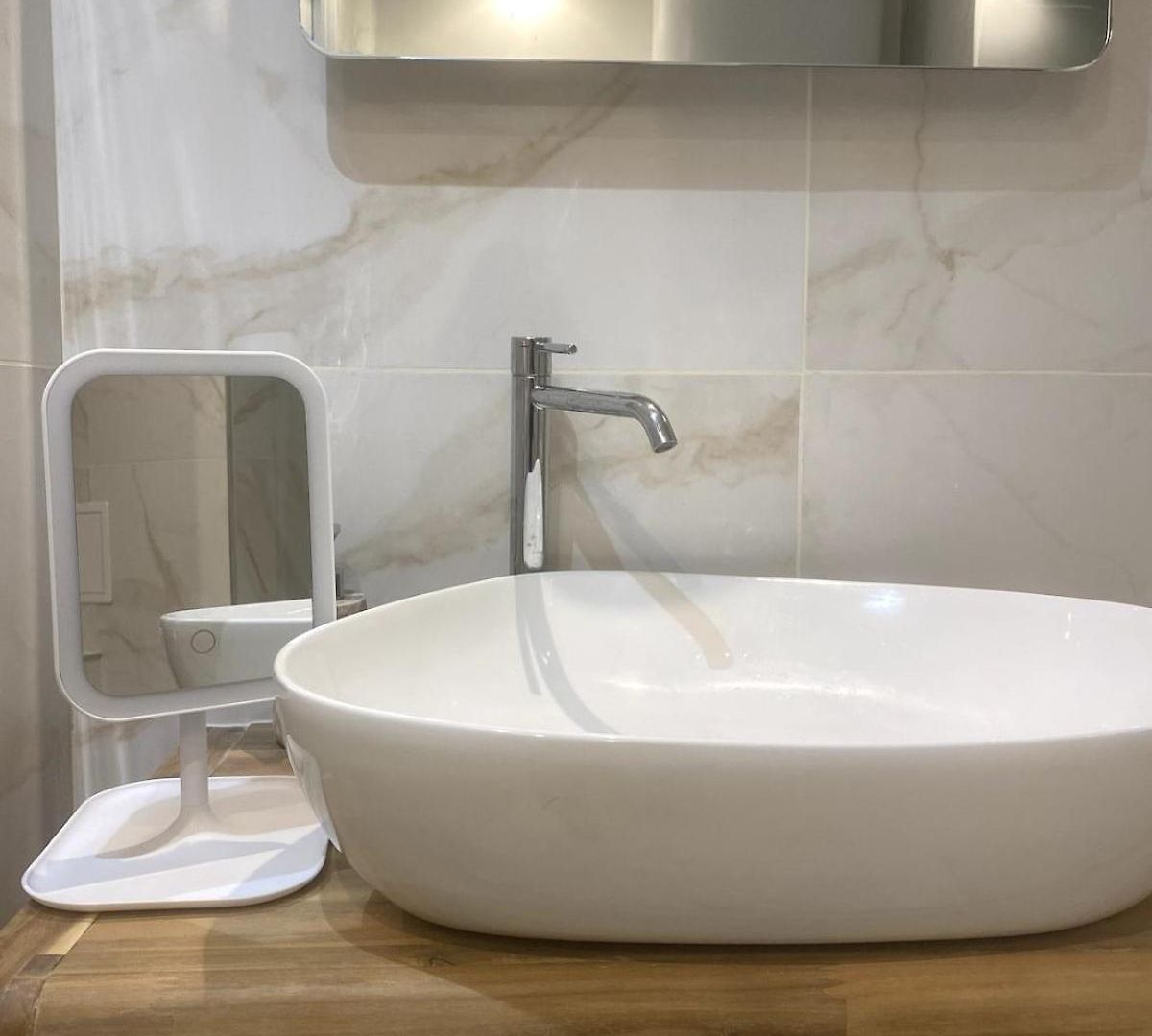 Chic 1-br With Terrace, Ac & Wi-fi * Nice