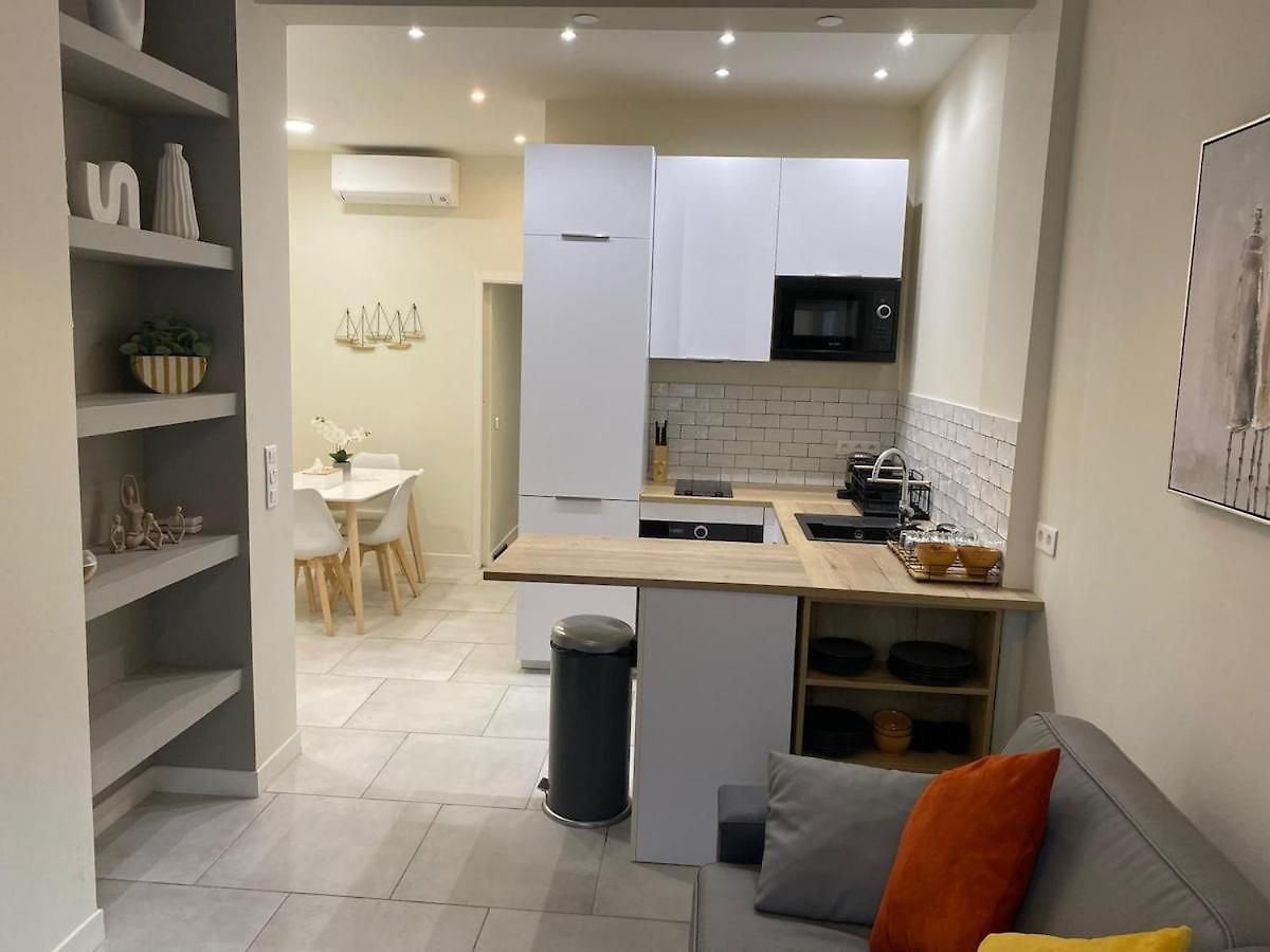 Apartment Quiet And Bright In The Heart Of Nice