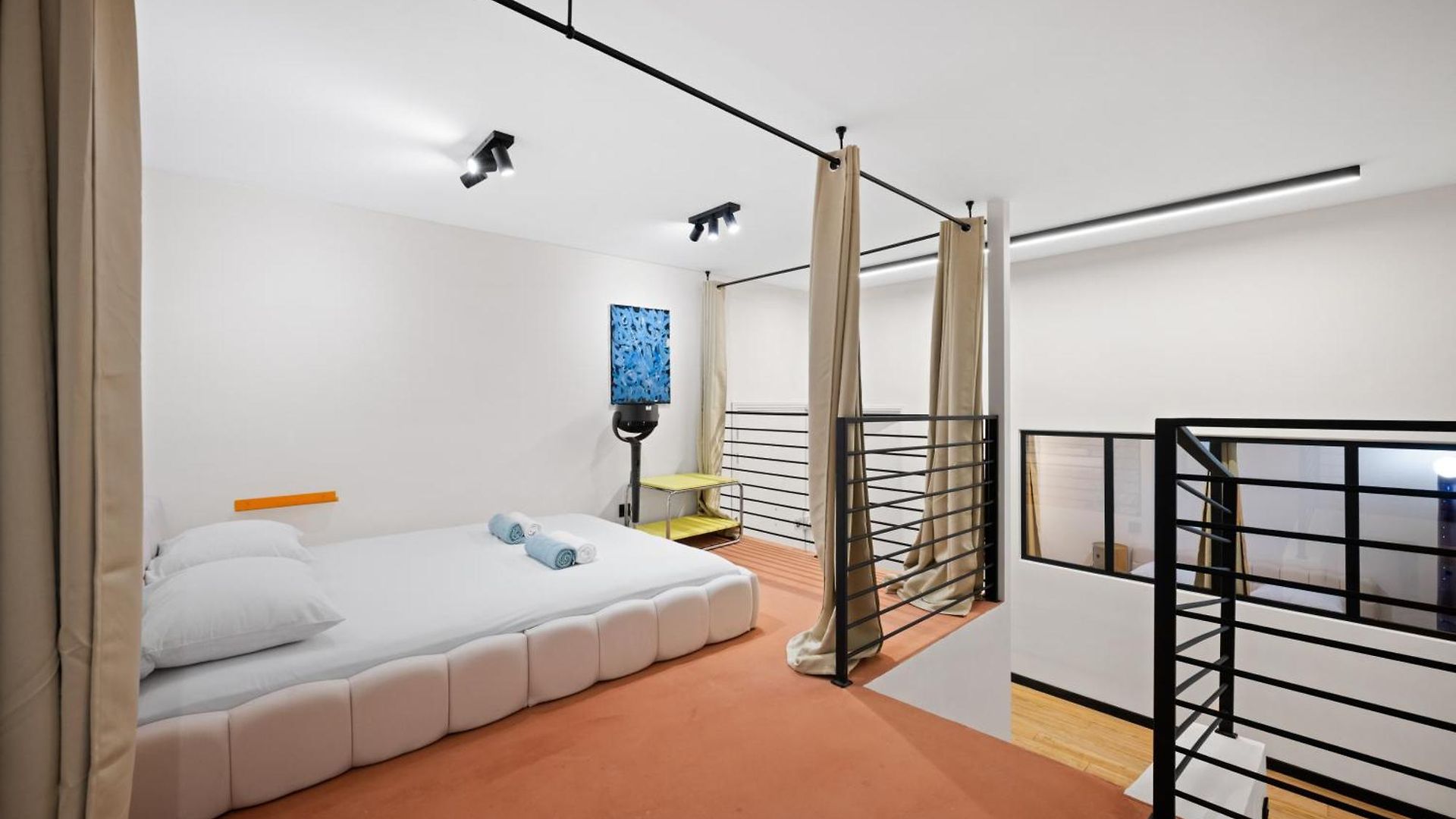 Beautiful Loft In With Terrace - Ac Apartment *