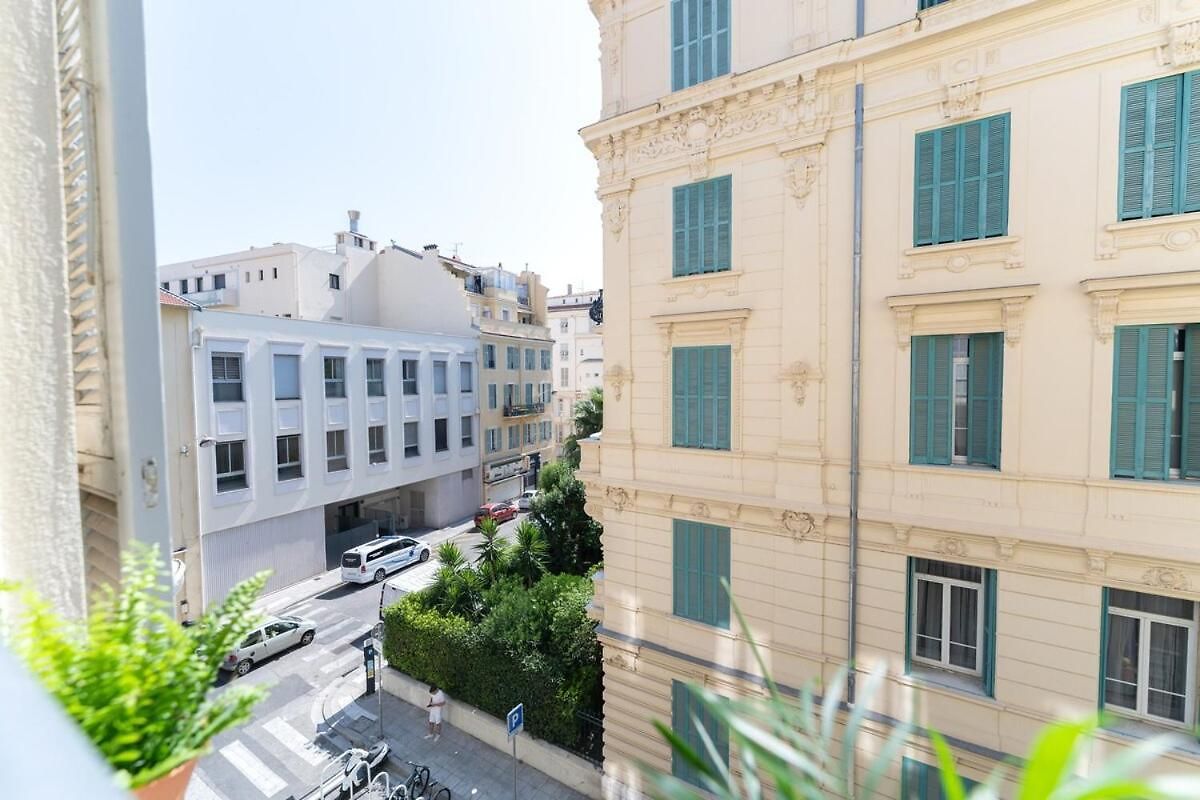 Downtown Duplex, Clim, 15 Min Walk To The Sea Apartment
