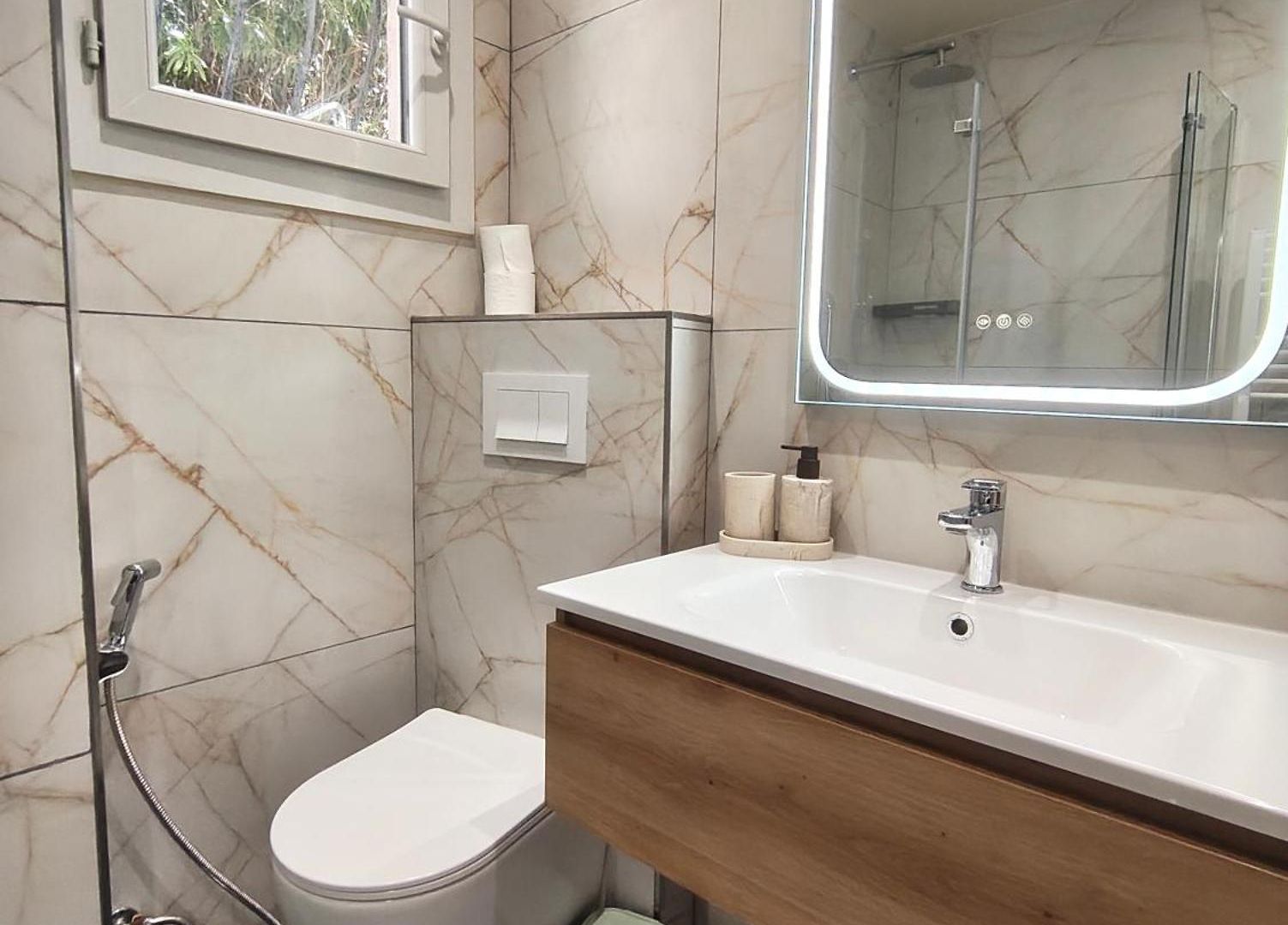 28 Av J-richepin Apartment *
