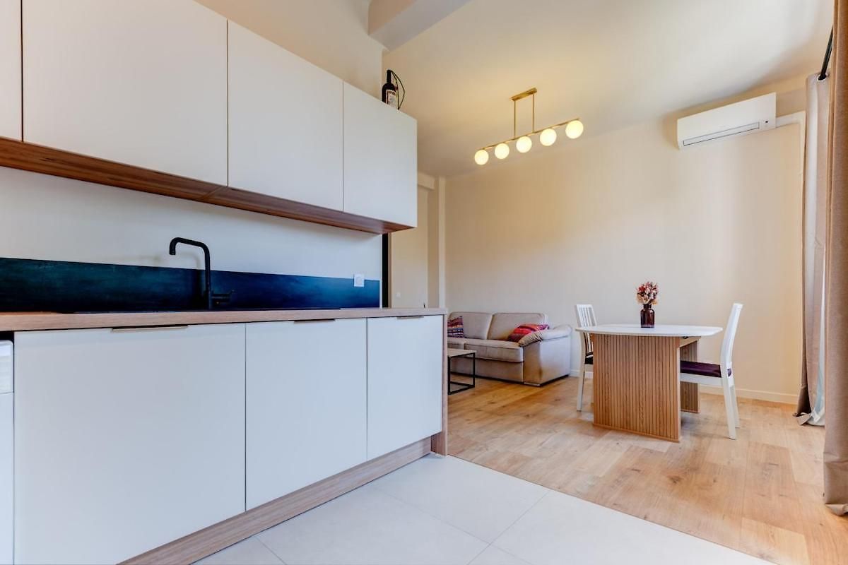 Air-conditioned And Quiet - Casa Apartment