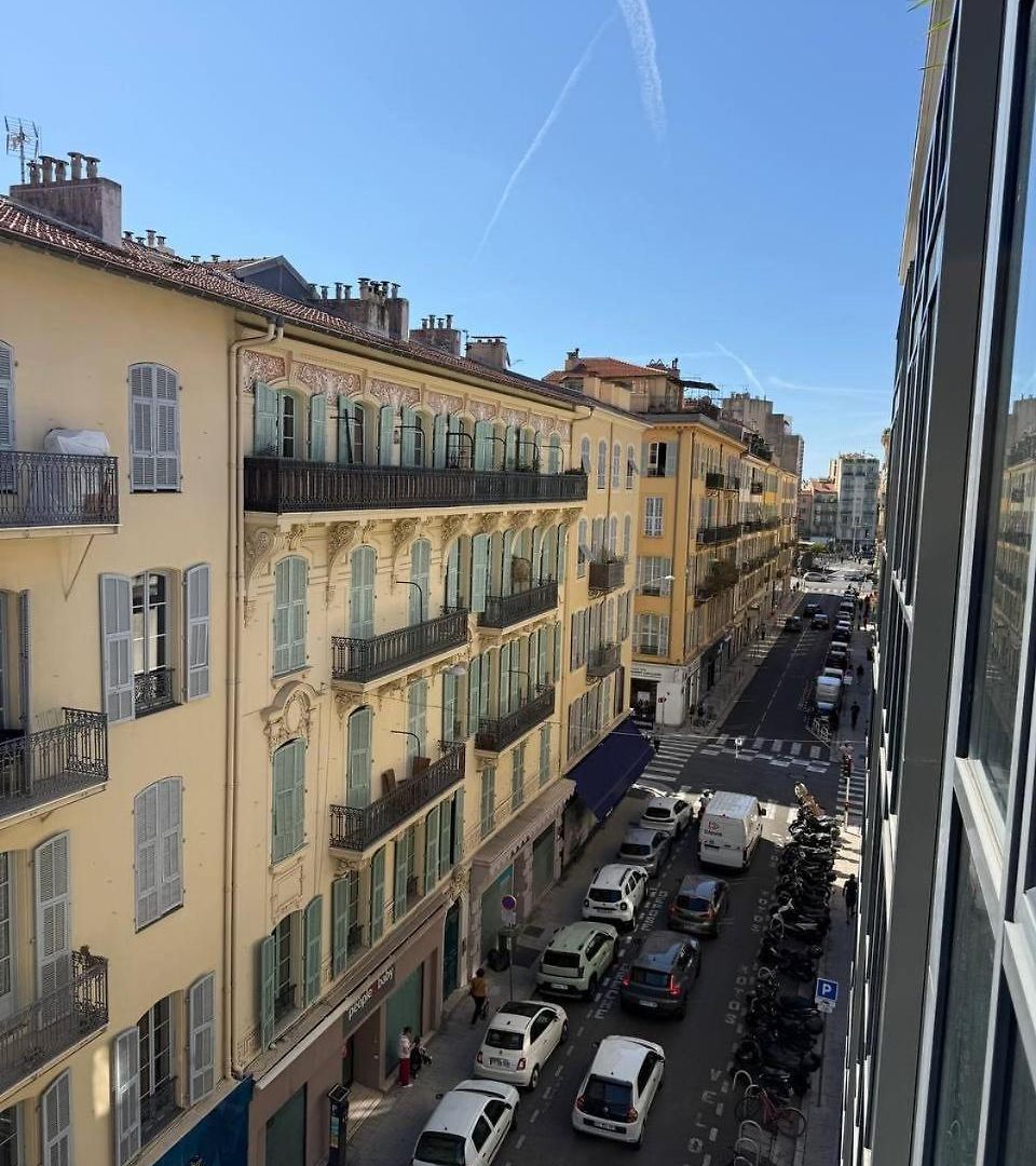 Centre - 2 Chambres, Balcons, Parking Prive Nice
