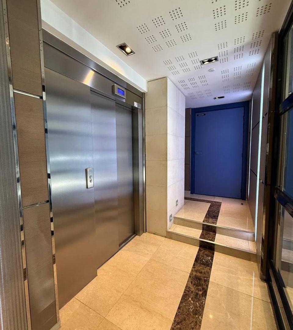 Centre - 2 Chambres, Balcons, Parking Prive Apartment *