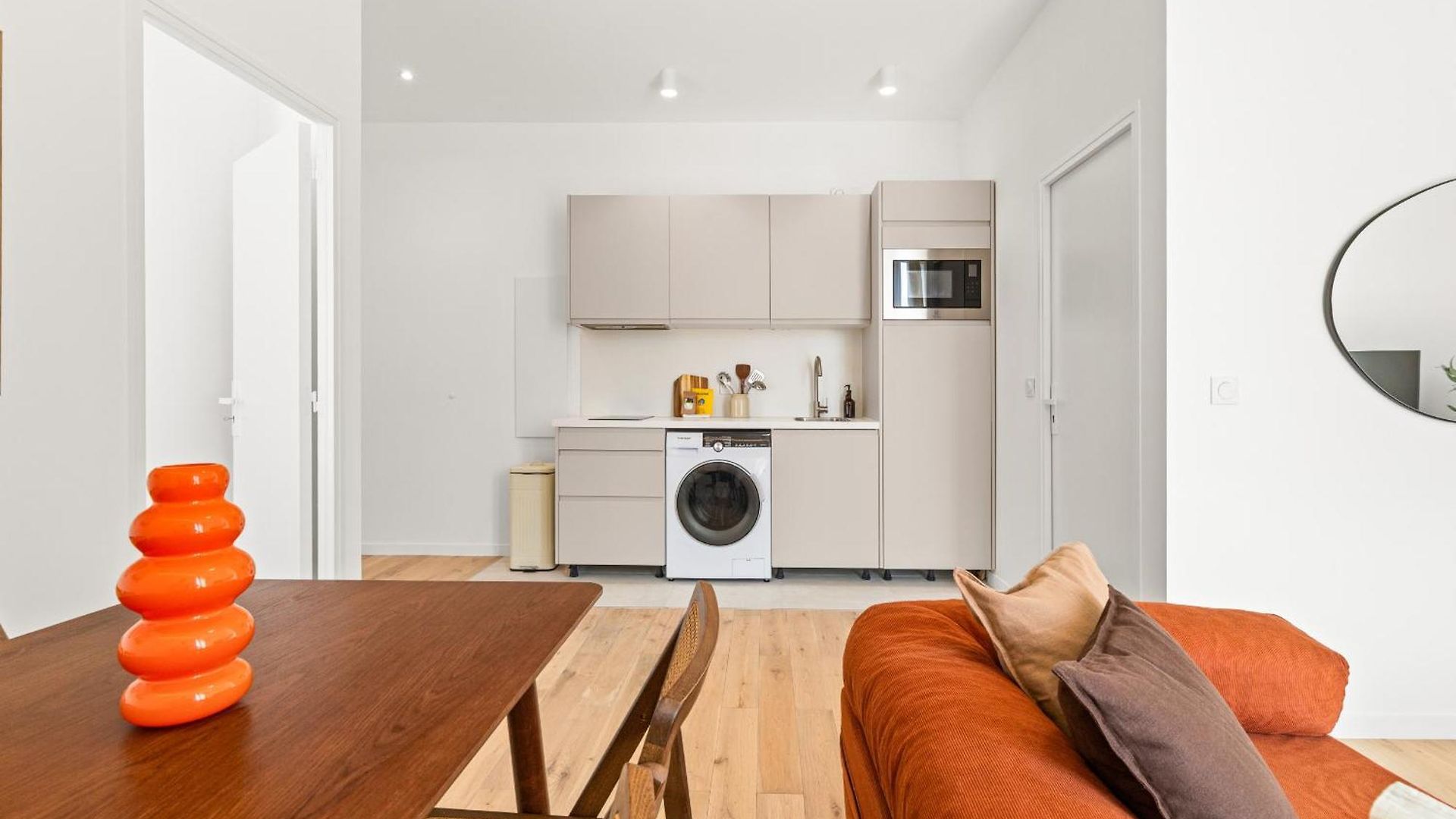 Apartment Bright & Charming 1 Bedroom *
