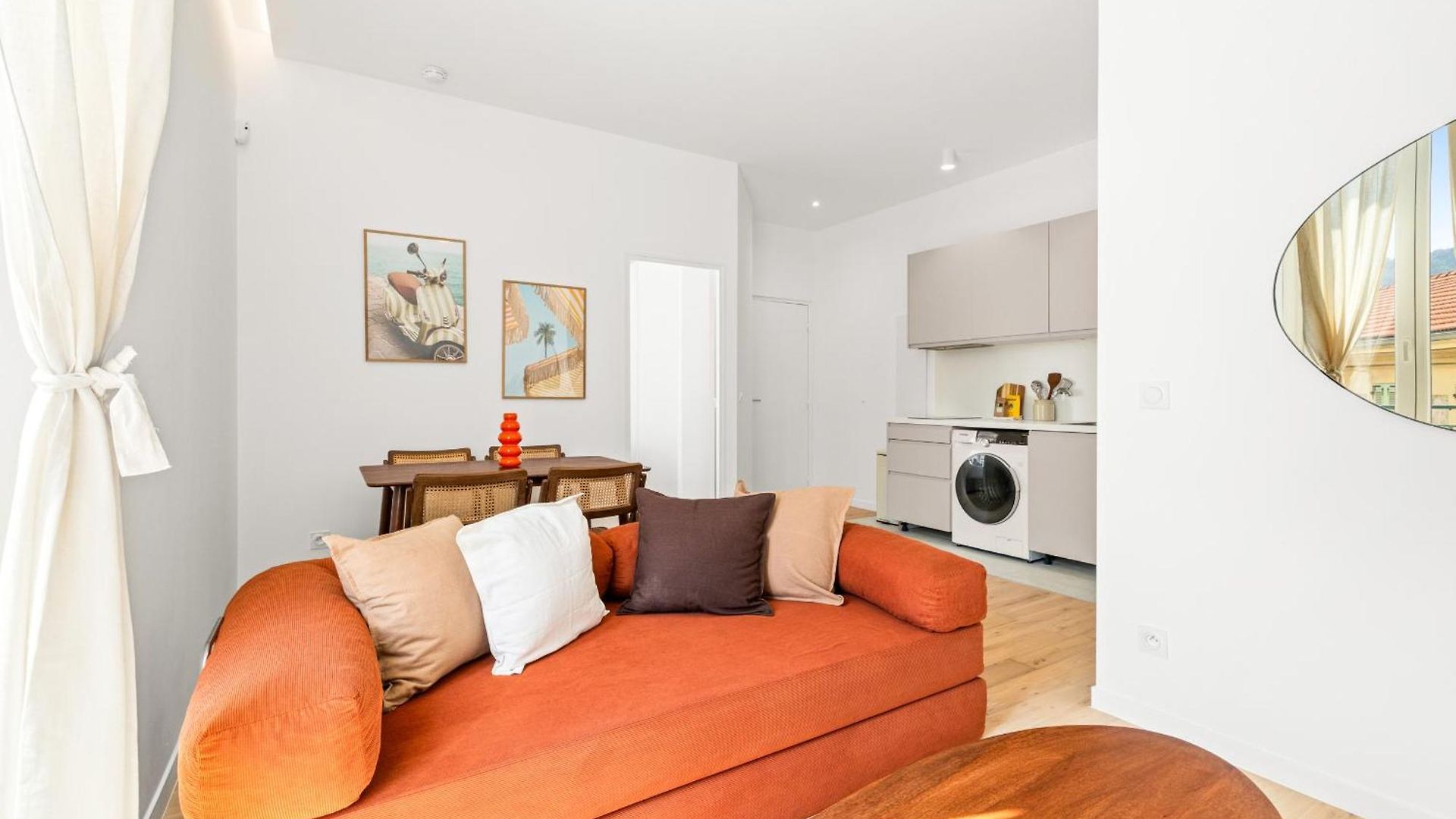 Bright & Charming 1 Bedroom Nice