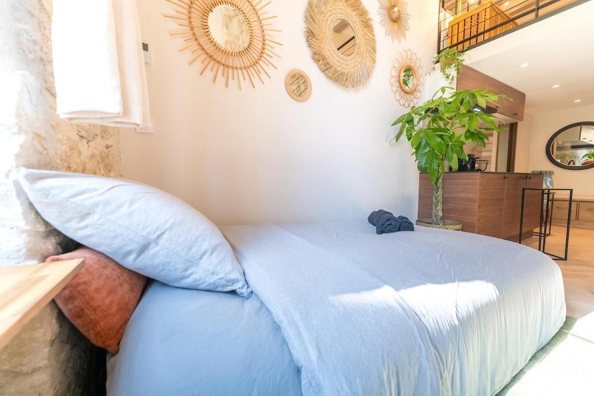 Apartment Downtown Duplex, Clim, 15 Min Walk To The Sea *
