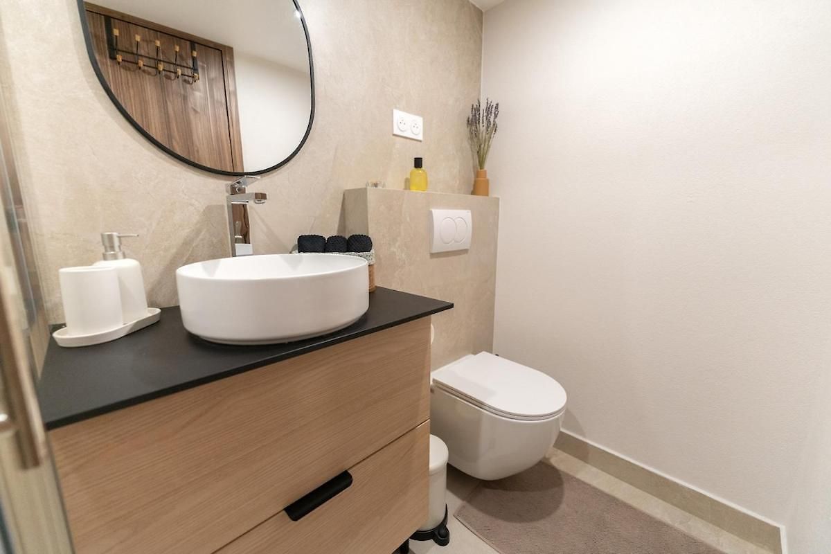 Downtown Duplex, Clim, 15 Min Walk To The Sea Nice