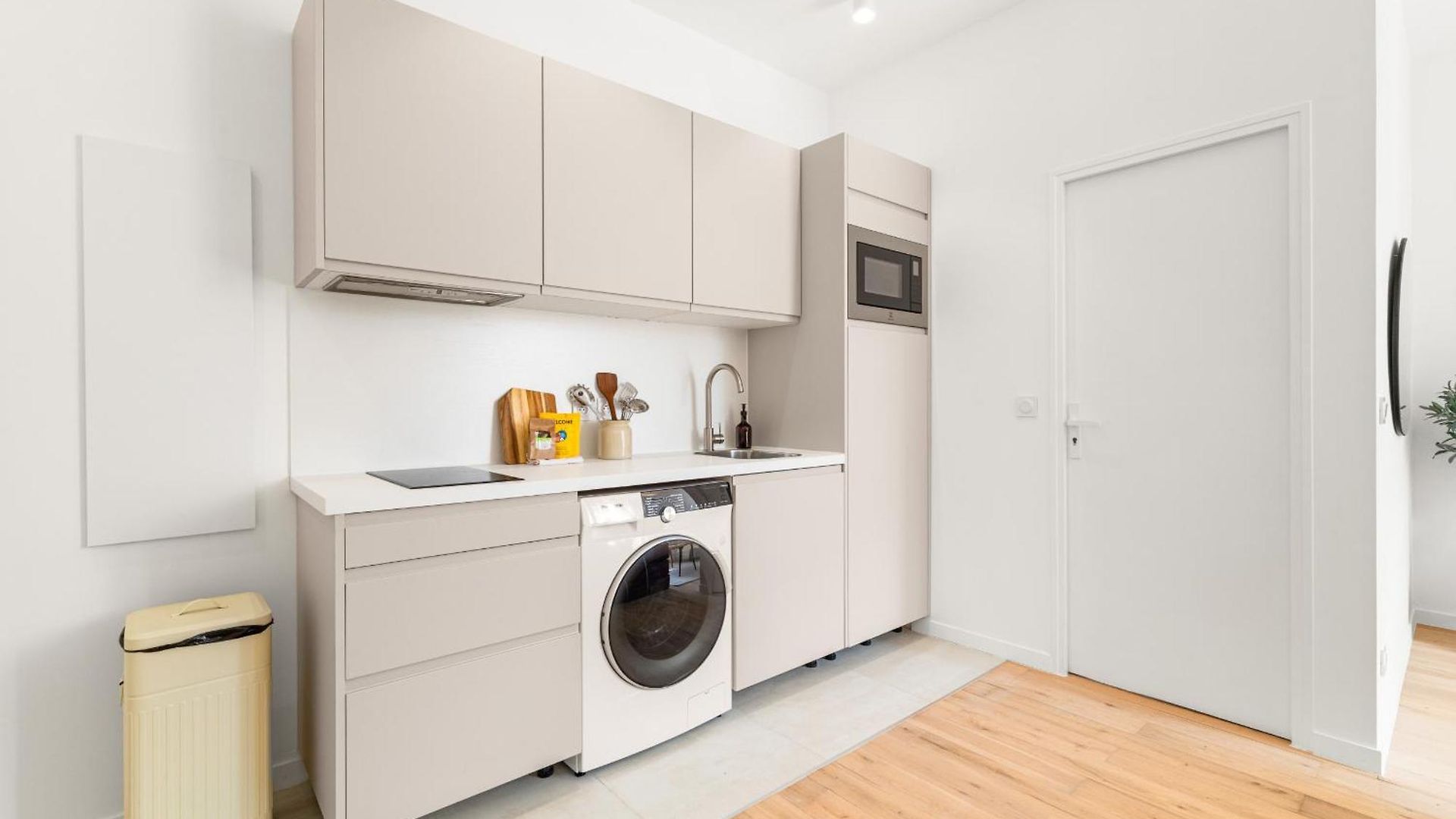 Apartment Bright & Charming 1 Bedroom *