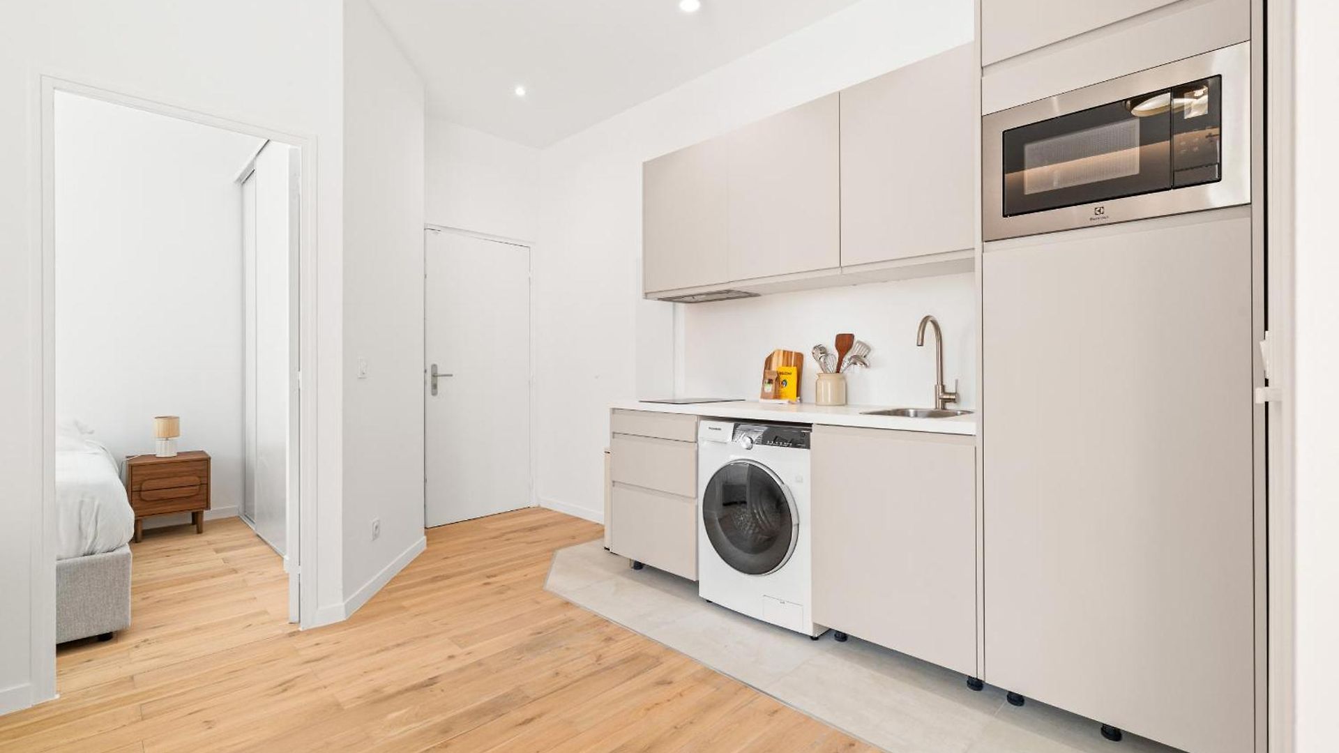 Apartment Bright & Charming 1 Bedroom Nice