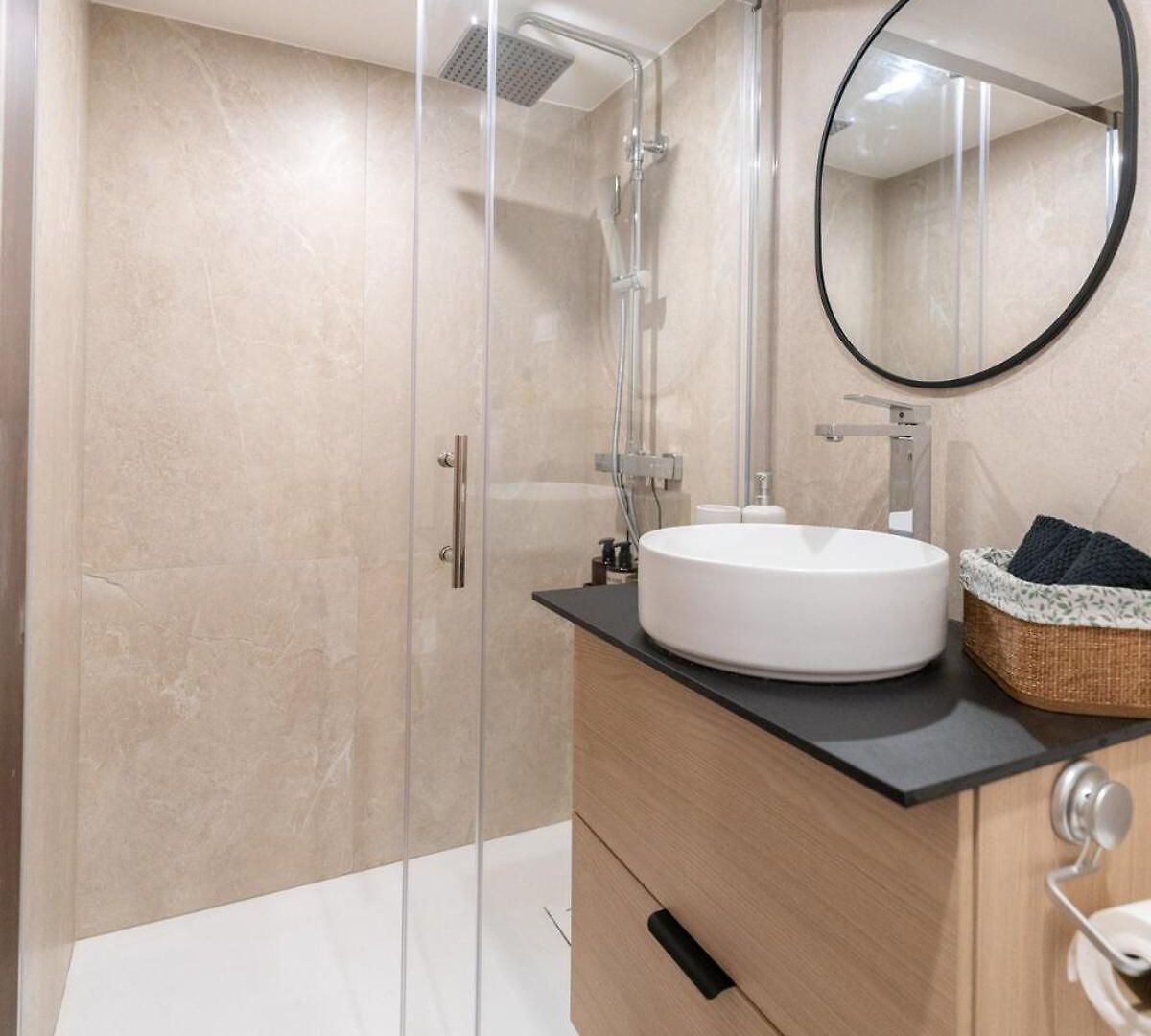 Downtown Duplex, Clim, 15 Min Walk To The Sea * Nice