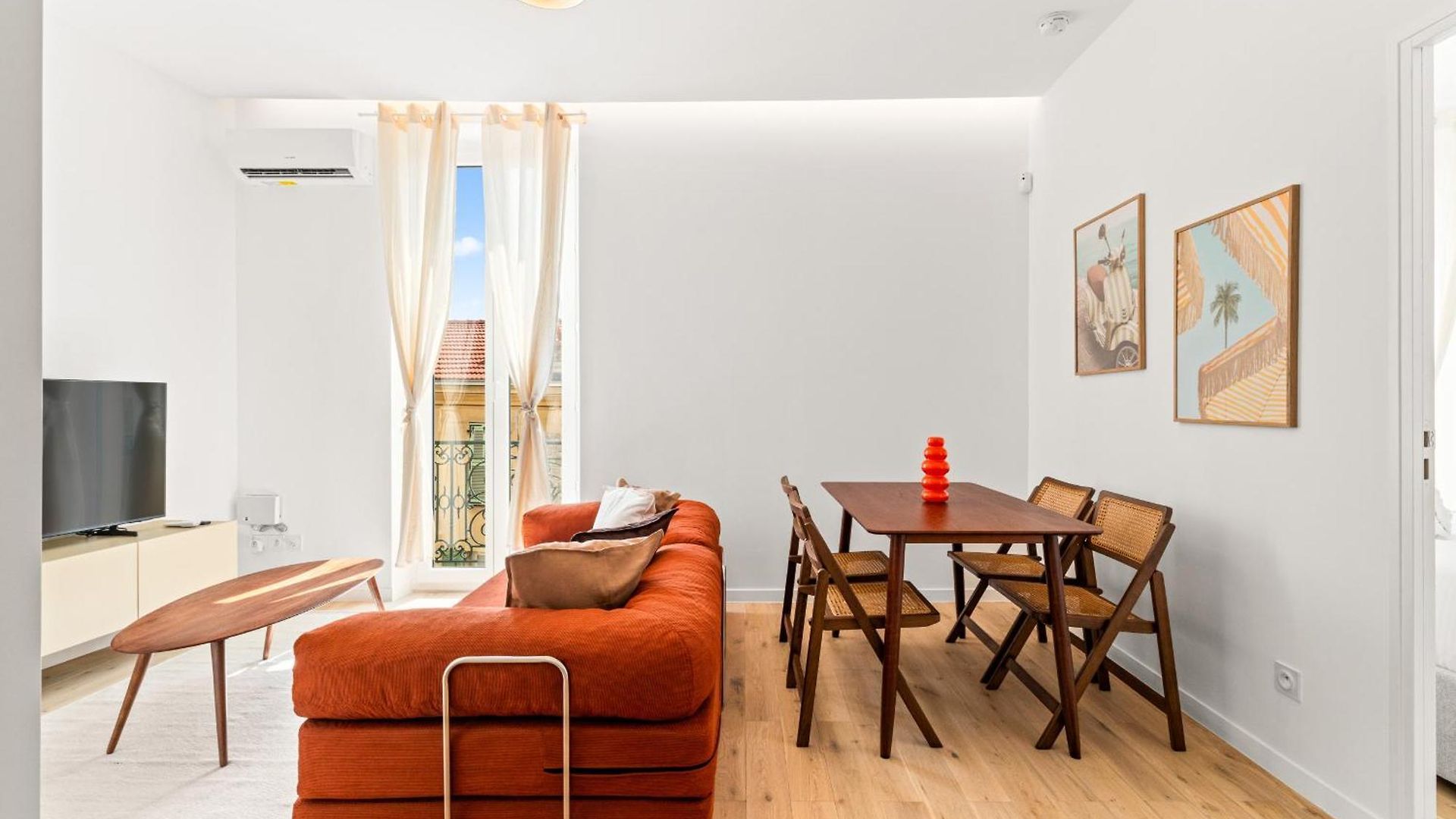 Bright & Charming 1 Bedroom *