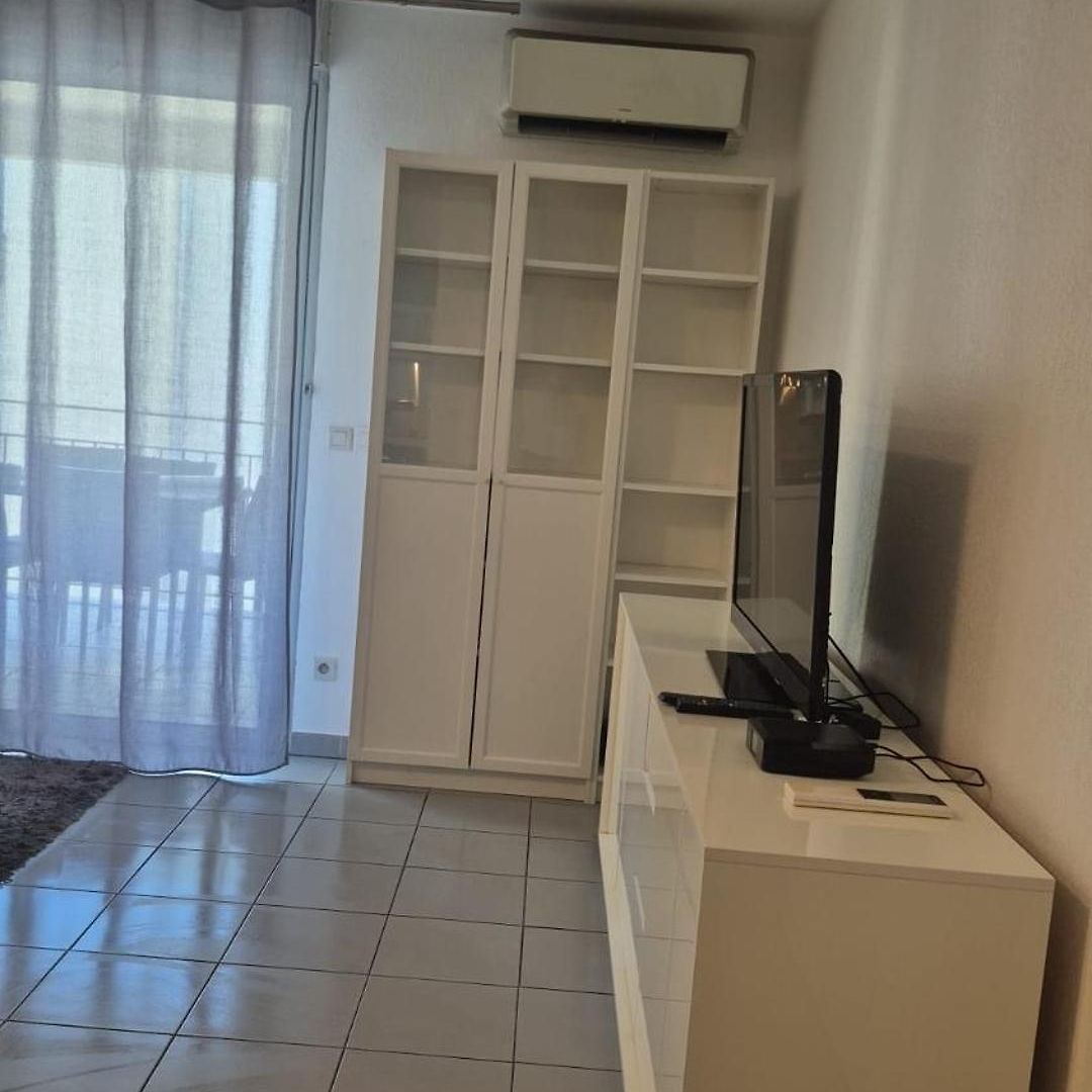 2 Pieces, Meridia Apartment *