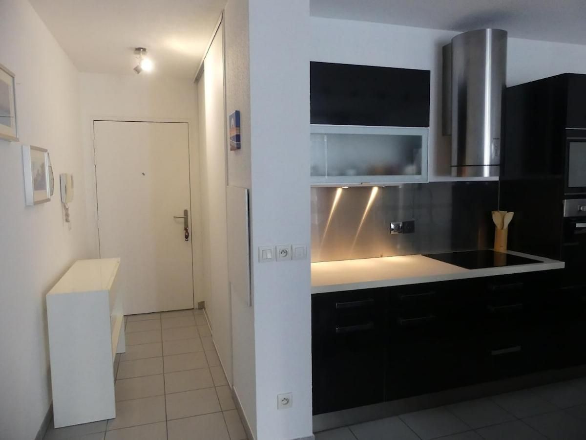 2 Pieces, Meridia Apartment *