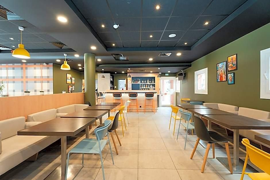 Easyhotel Old Town