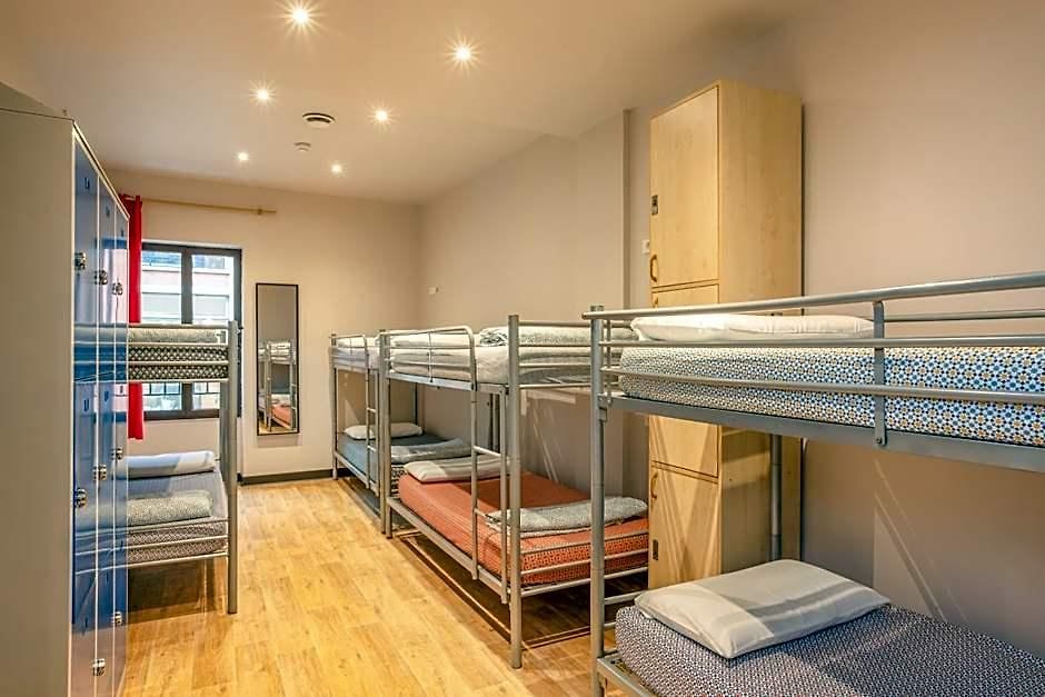 Auberge de jeunesse Saint Exupery *