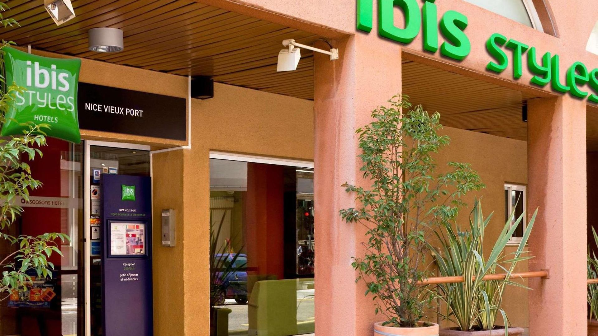Ibis Styles Centre Port Hotel