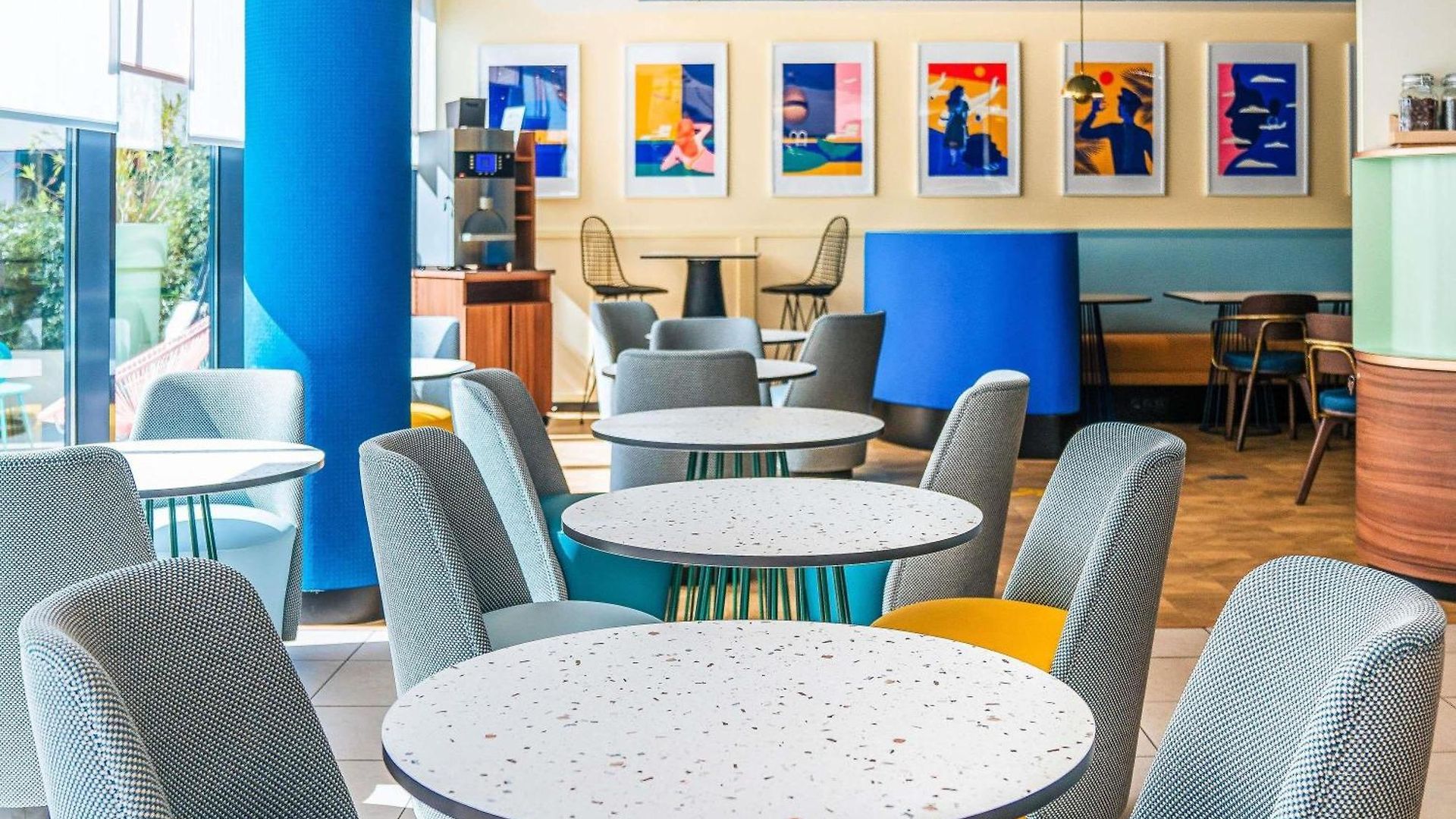 Ibis Styles Aéroport Arenas Hotel