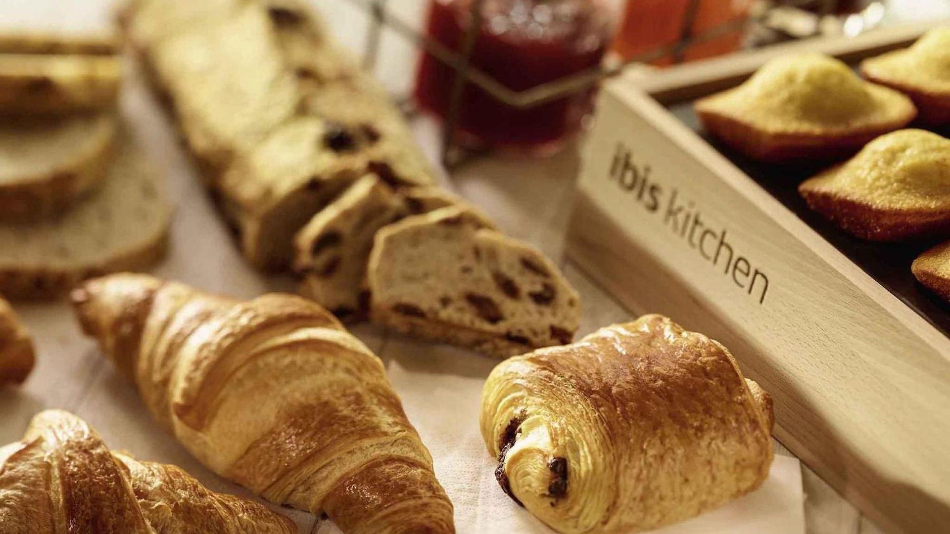 Ibis Aéroport Promenade Des Hotel 3*