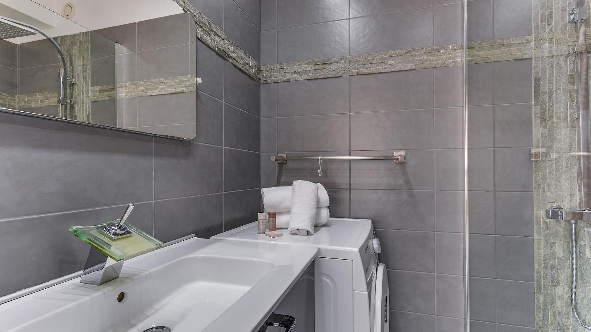 Suede 4 Ap4210 By Riviera Homes Apartment *
