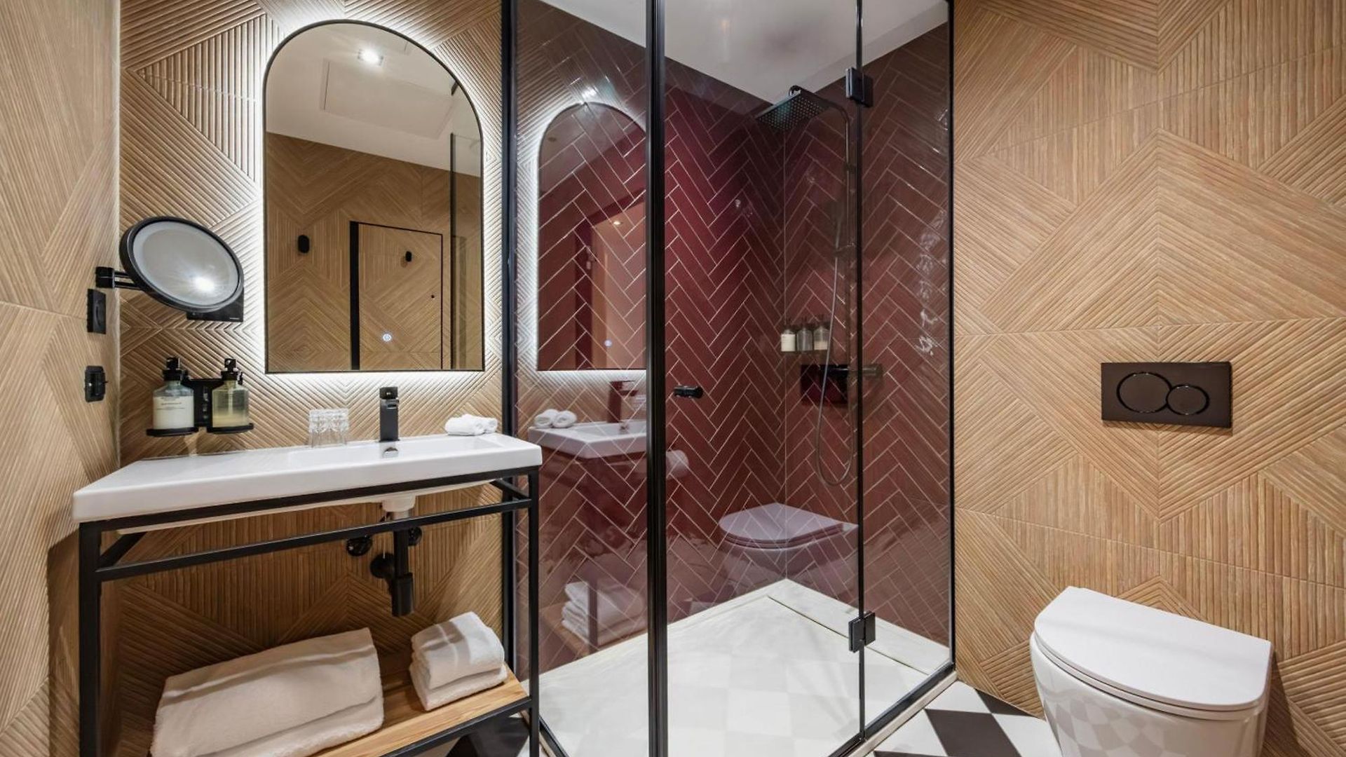 Doubletree By Hilton Centre Iconic 4*