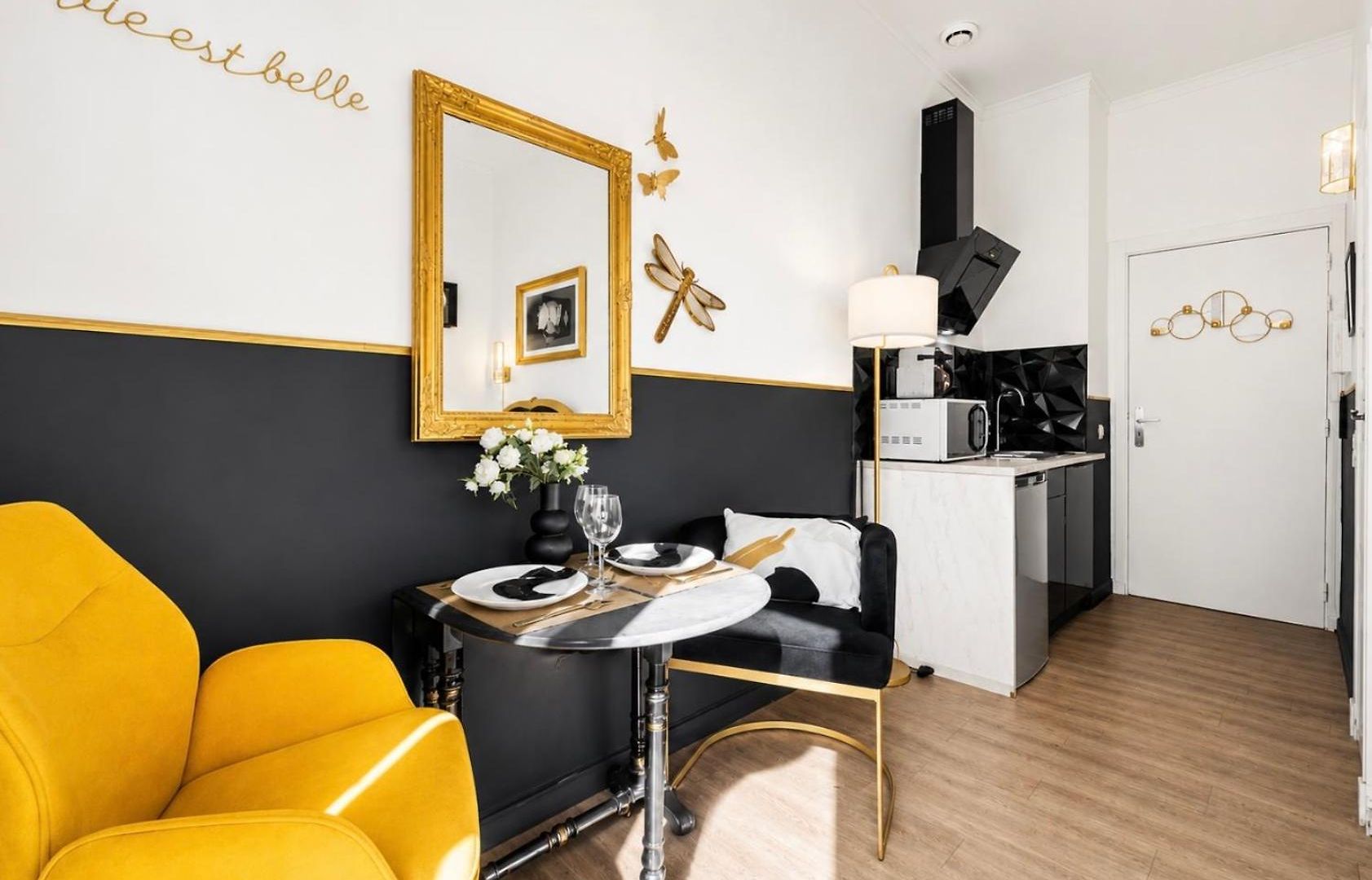 Apartment One Minute From - Air Conditioning - Wi-fi - Tram - Fully Equipped Kitchen *