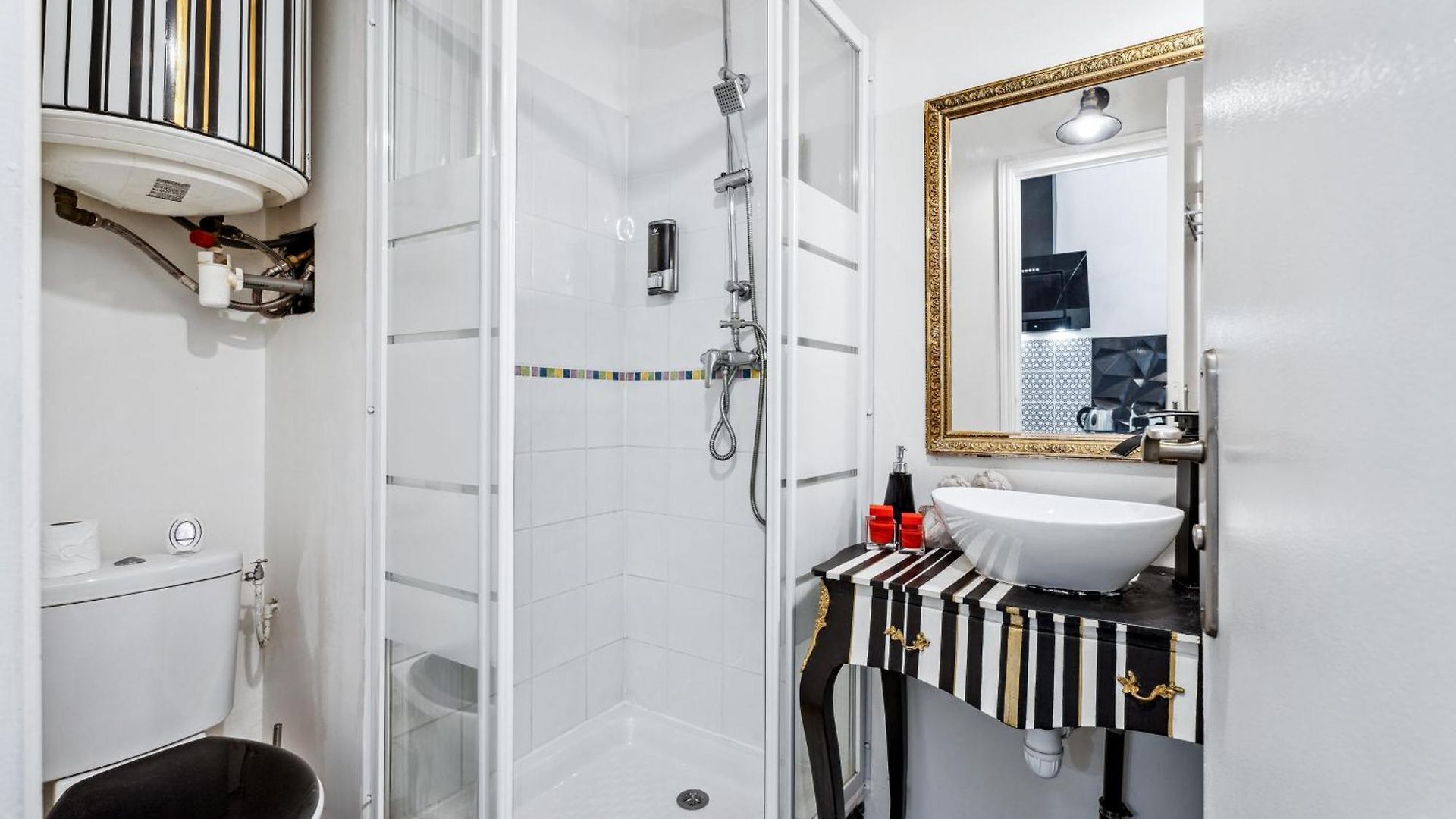 One Minute From - Air Conditioning - Wi-fi - Tram - Fully Equipped Kitchen Nice