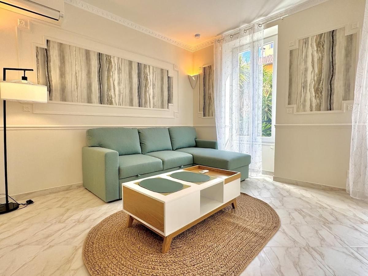 Beautiful 2-bedroom 5-minute Walk To Promenade Des Apartment *