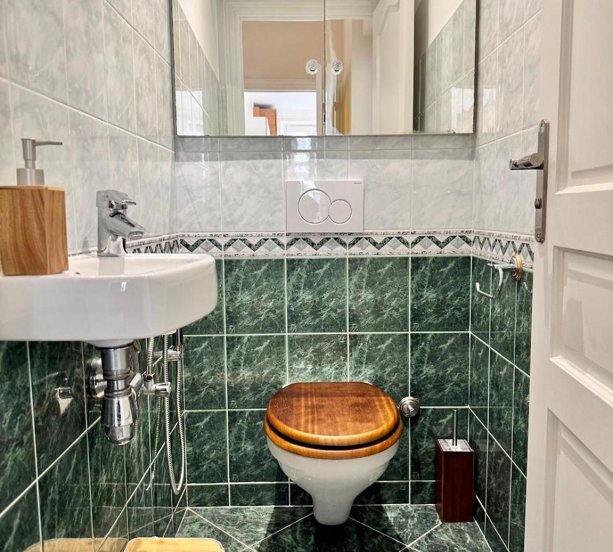 Apartment Beautiful 2-bedroom 5-minute Walk To Promenade Des Nice