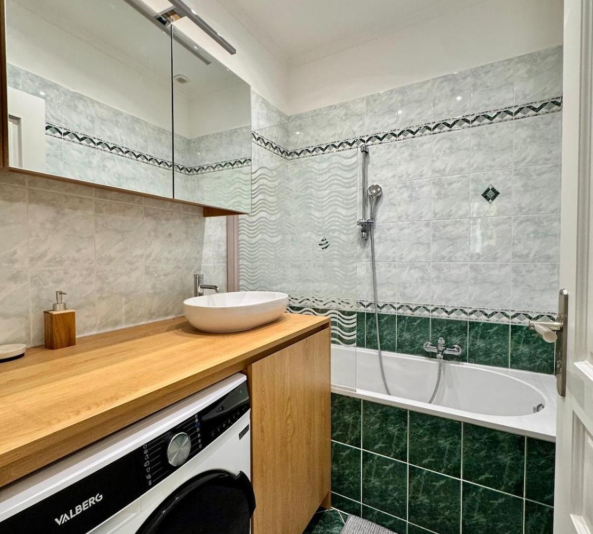 Beautiful 2-bedroom 5-minute Walk To Promenade Des * Nice