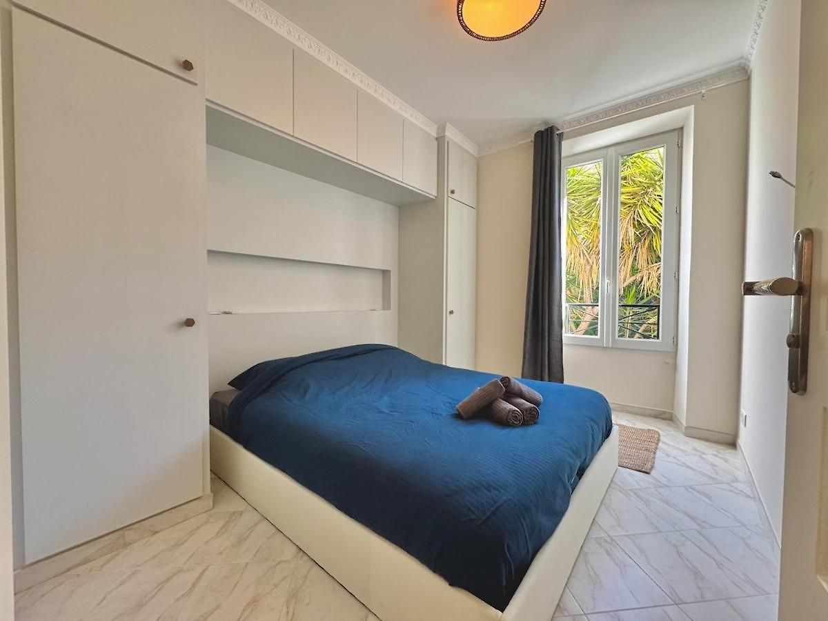 Beautiful 2-bedroom 5-minute Walk To Promenade Des Apartment *