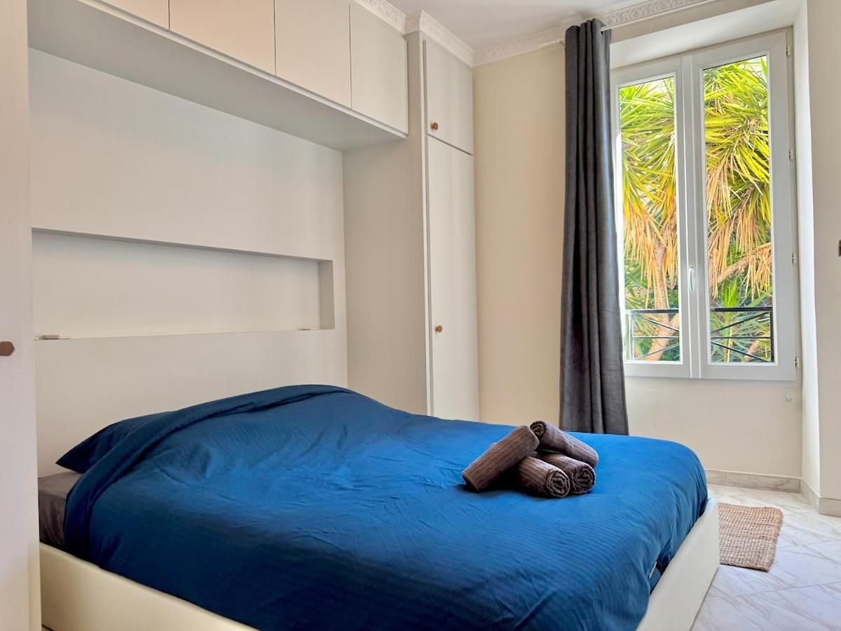 Beautiful 2-bedroom 5-minute Walk To Promenade Des Apartment *