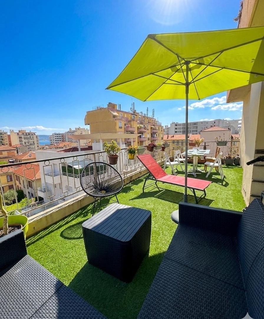 Large With Sea View Apartment