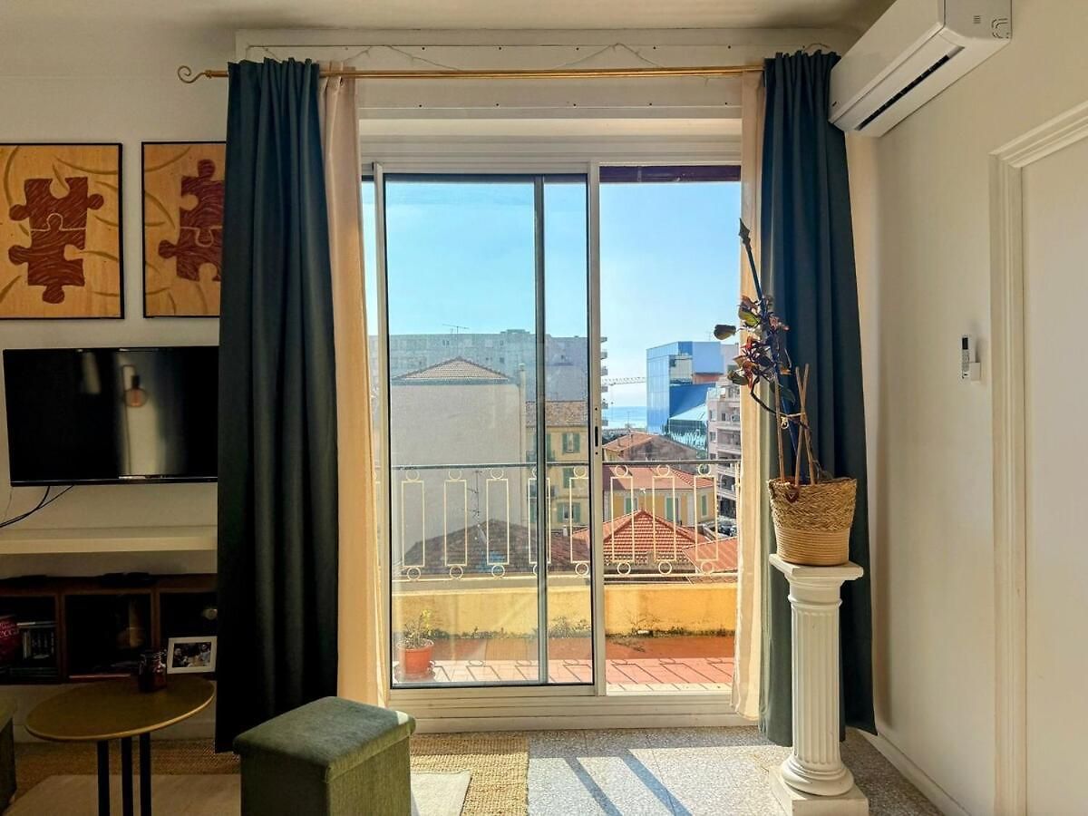 Large With Sea View *