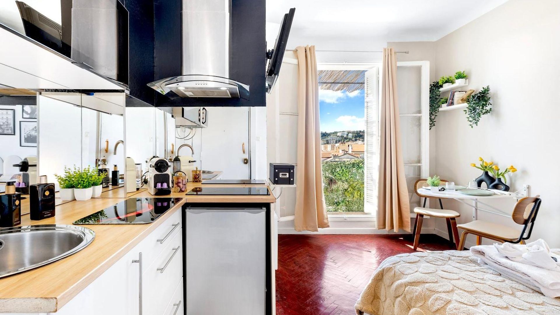 Apartment Hyper Centre - Balcon - Calme - Climatisation - Wifi - Tramway - Cuisine Equipe