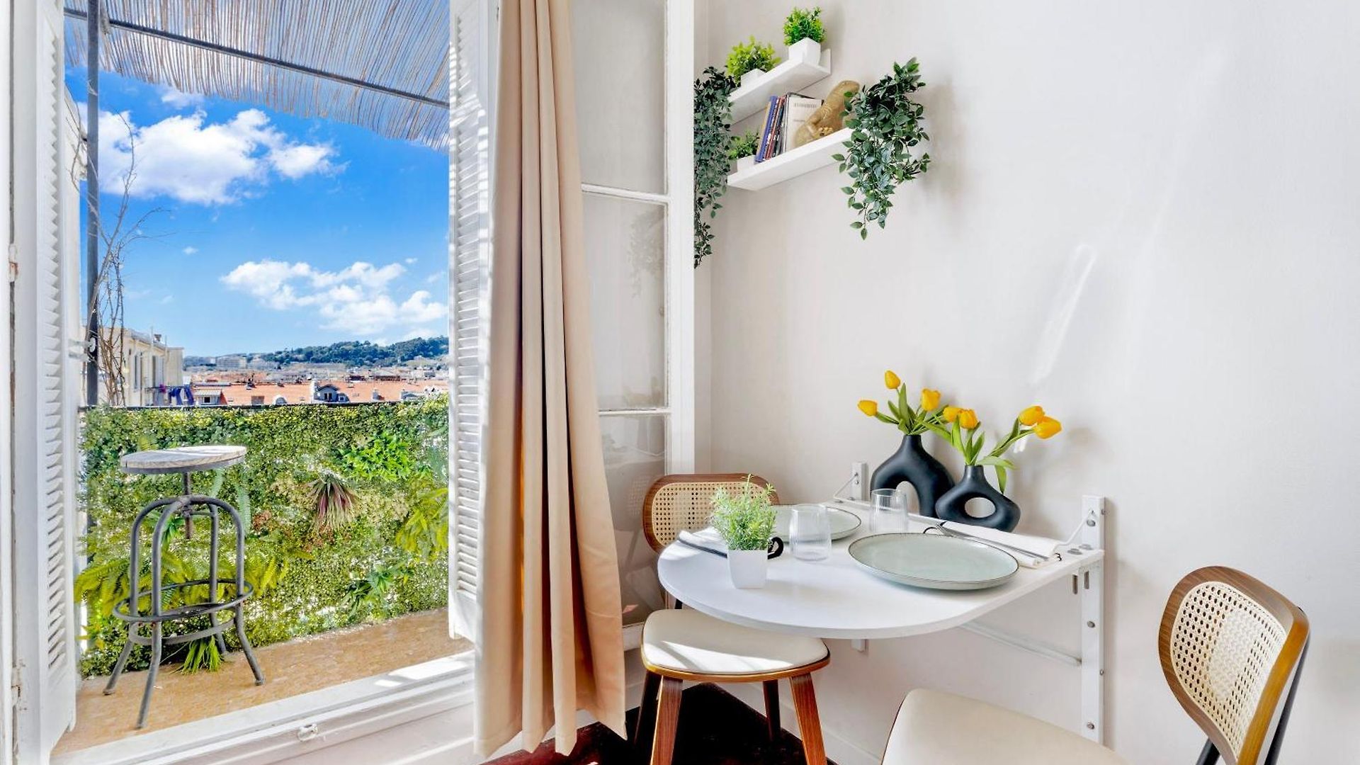 Hyper Centre - Balcon - Calme - Climatisation - Wifi - Tramway - Cuisine Equipe Apartment