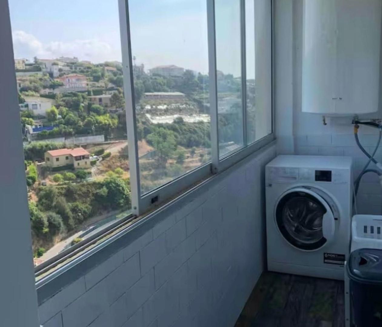 Apartment Beautiful 45 M With Balcony In