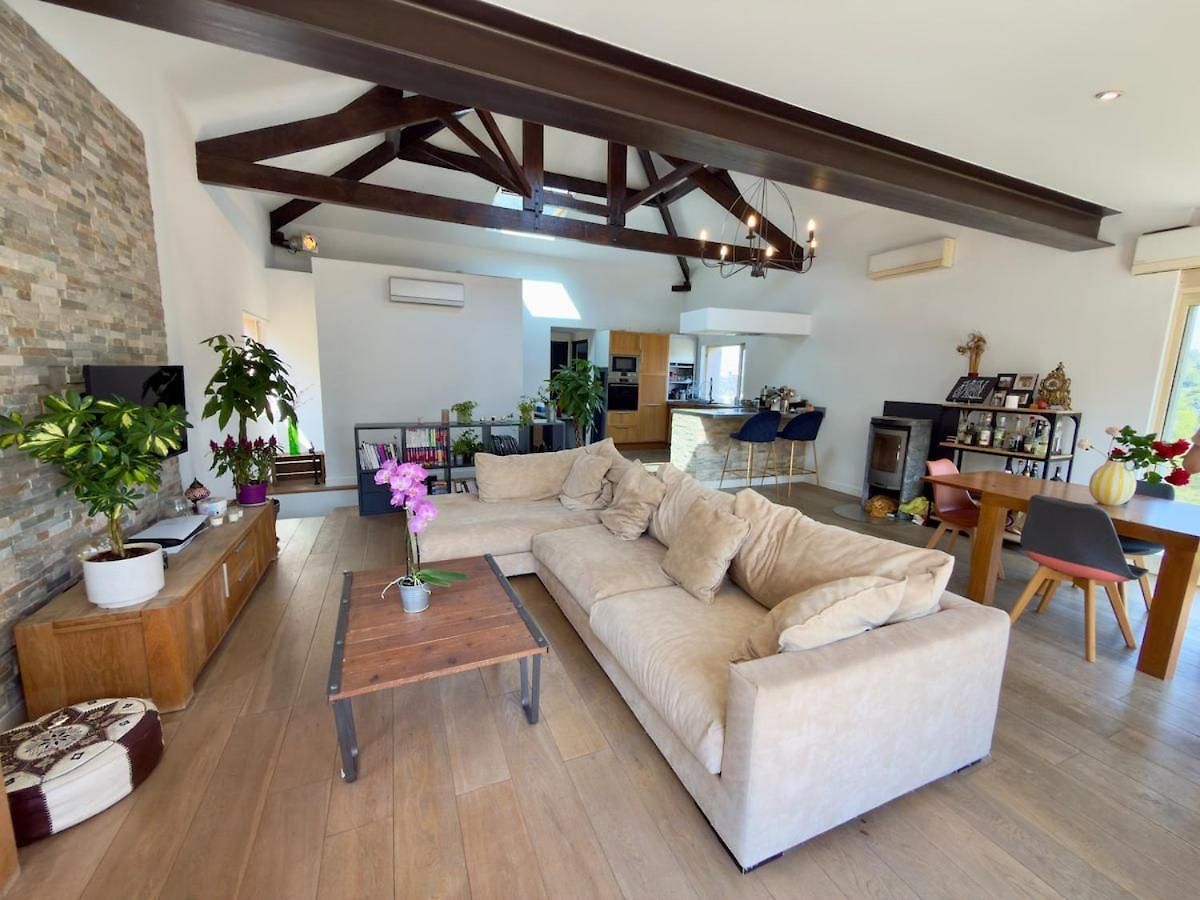 Maison De Charme Sur Les Collines, Piscine, Clim Holiday home