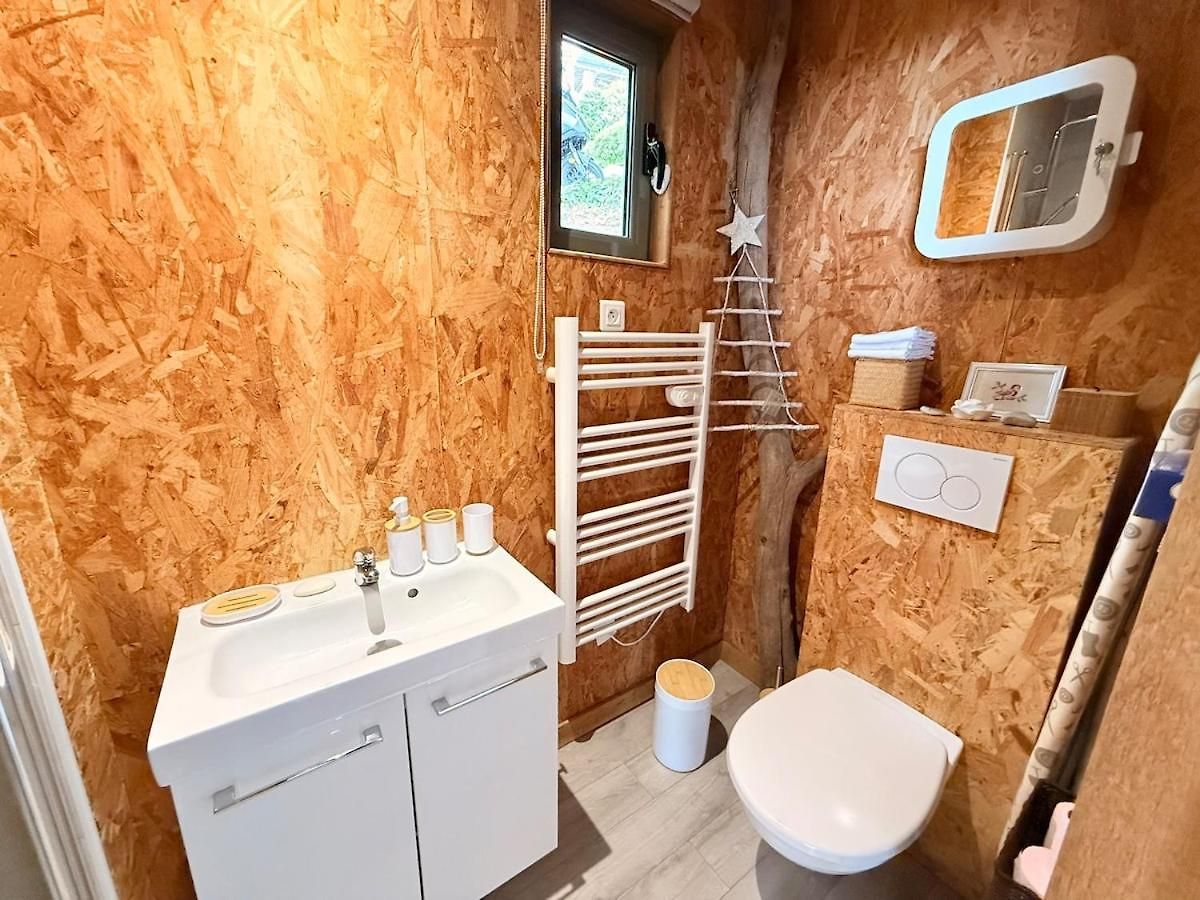 Treehouse In Les Oliviers, Sea View, Air Conditioning, Parking Apartment