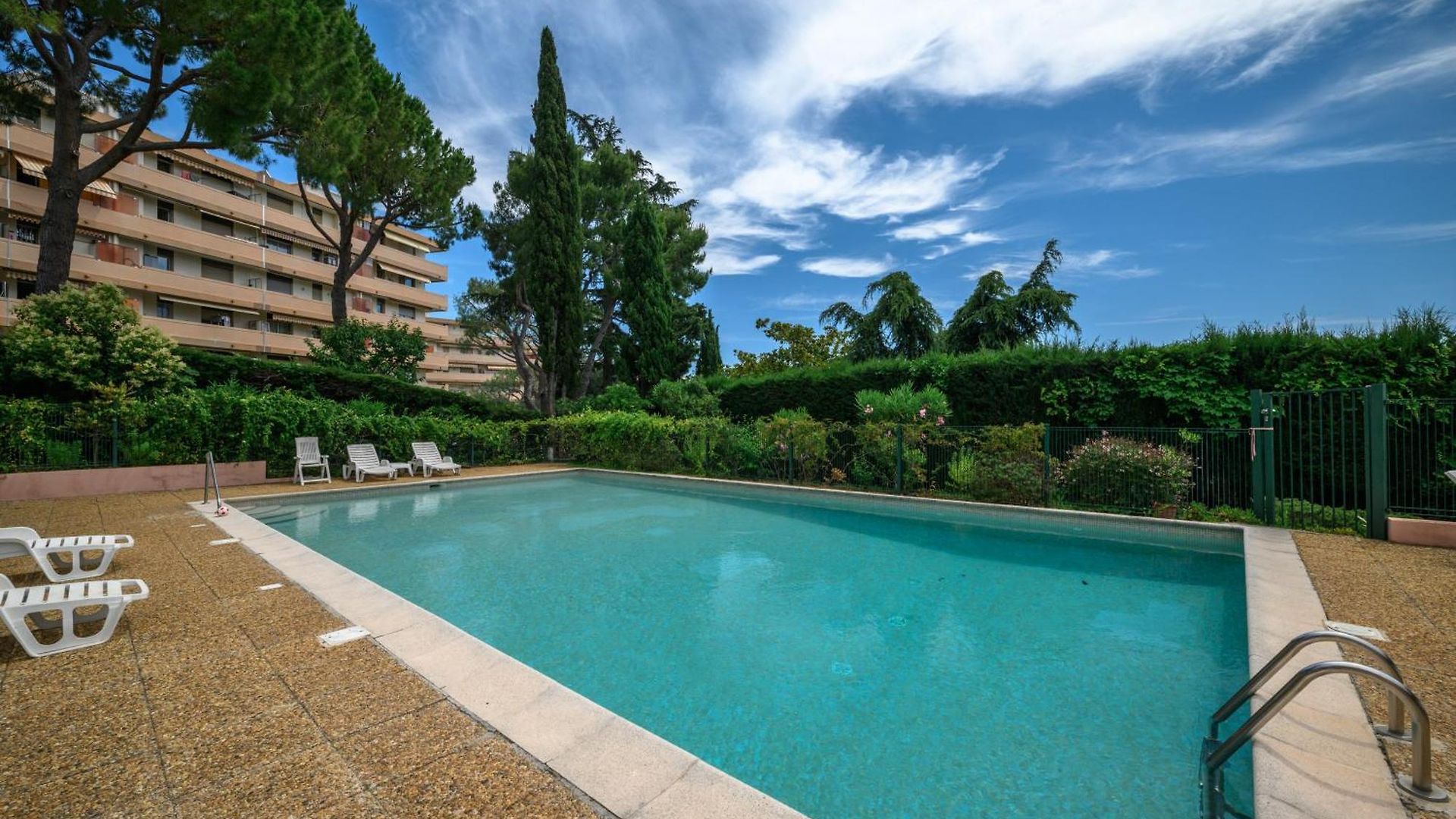Rooftop Terrace - Sea View, Pool, Parking & A/c Apartment