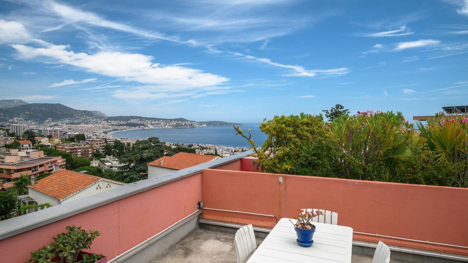 Rooftop Terrace - Sea View, Pool, Parking & A/c Apartment Nice