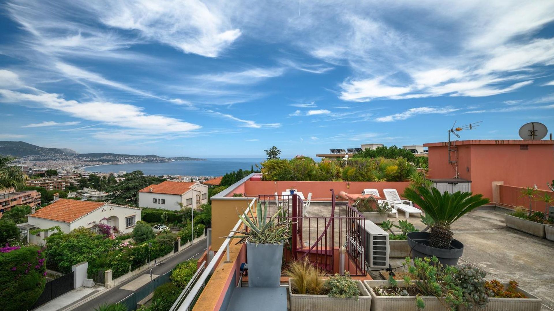 Apartment Rooftop Terrace - Sea View, Pool, Parking & A/c