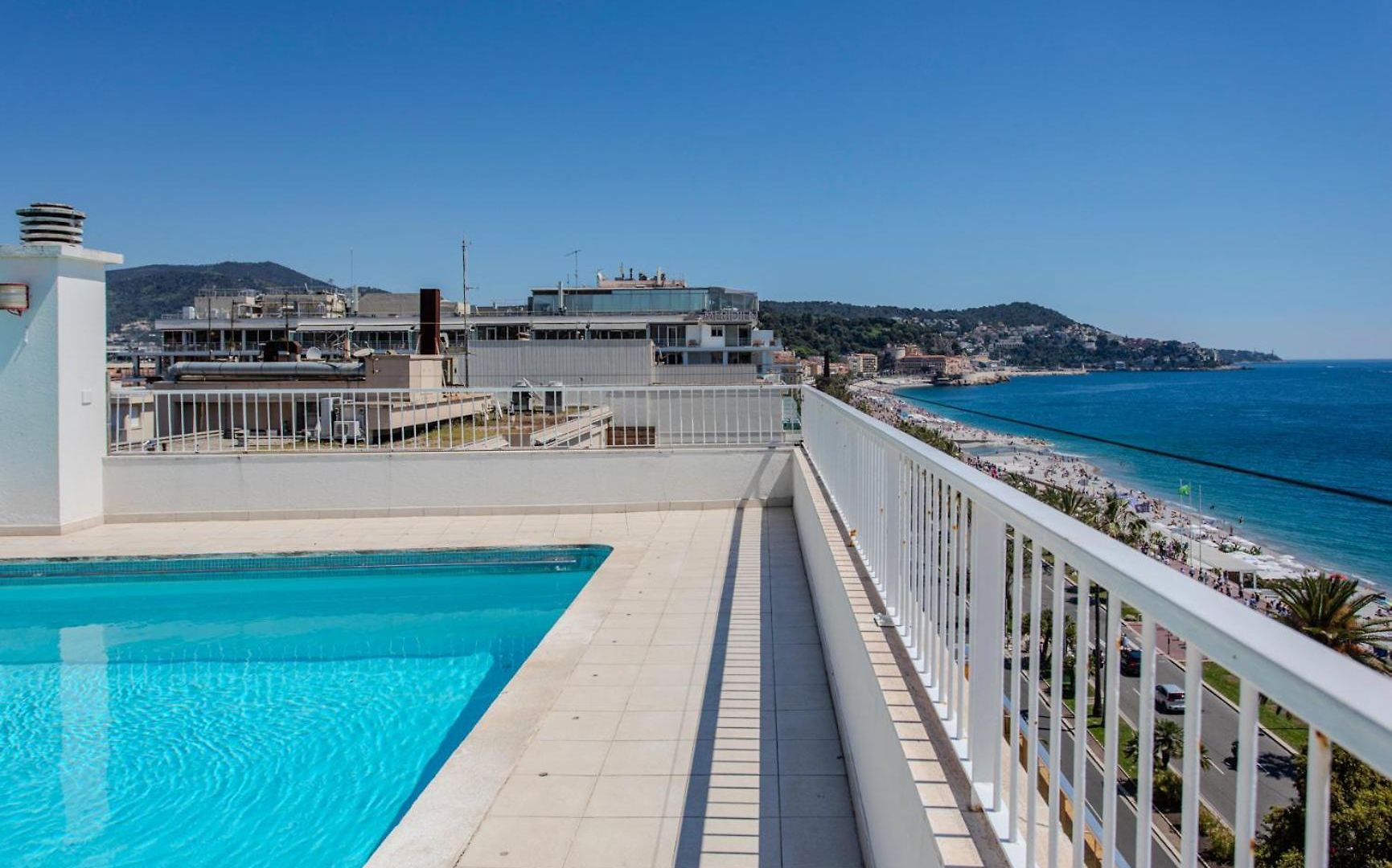 #40 Staywizus - Luxembourg Promenade Swimming Pool Roof *