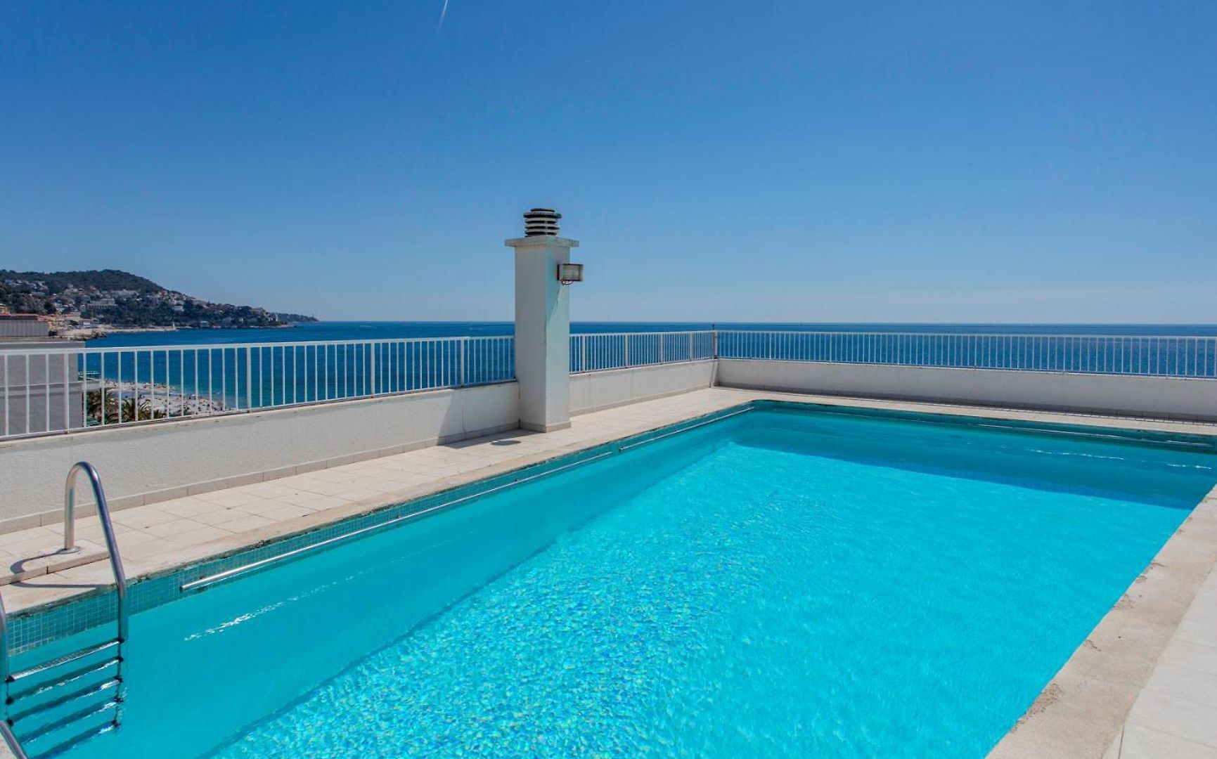 #40 Staywizus - Luxembourg Promenade Swimming Pool Roof * Nice