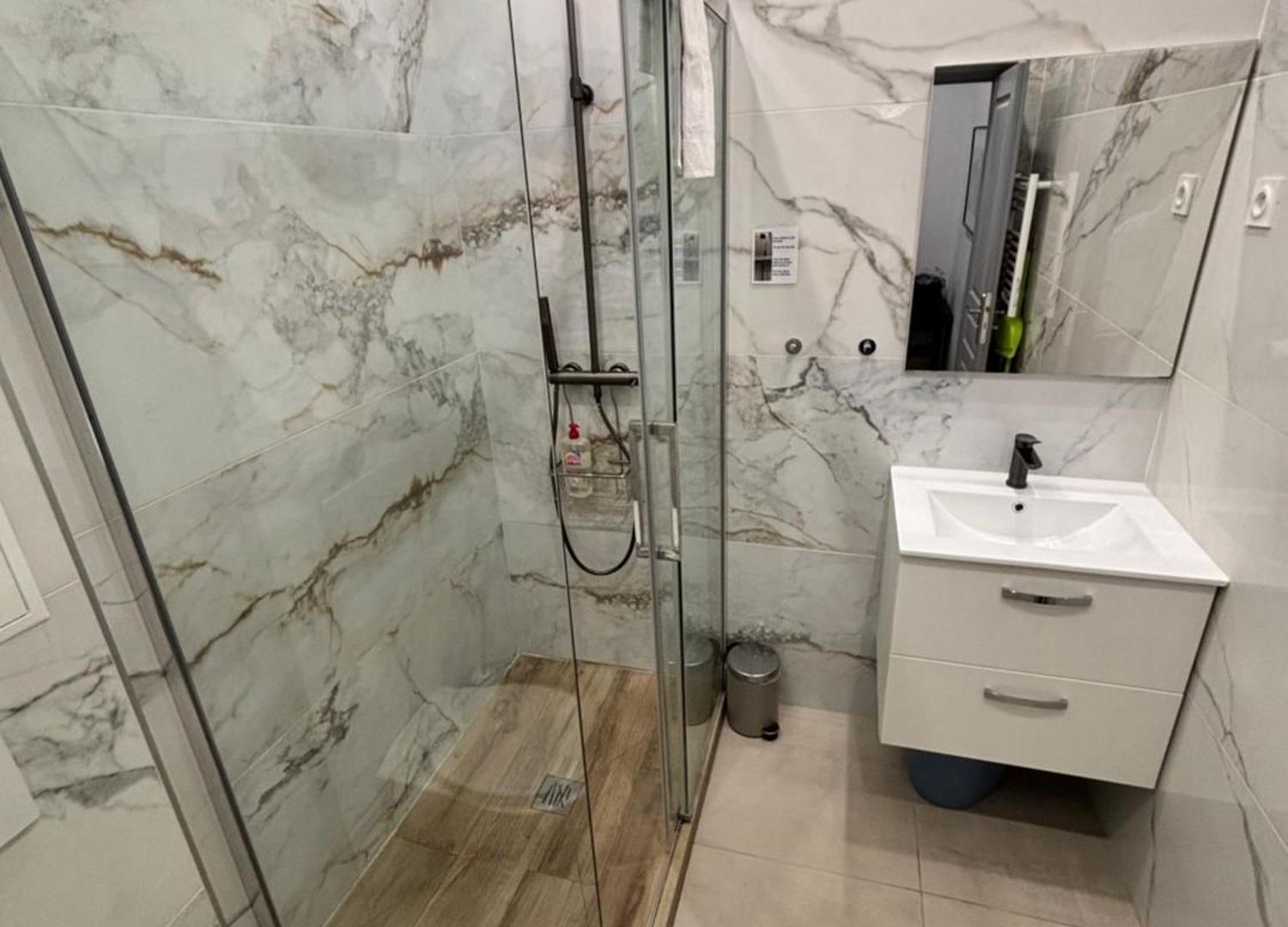 Au Coeur Du Vieux Nice, Superbe Refait A Neuf Apartment *